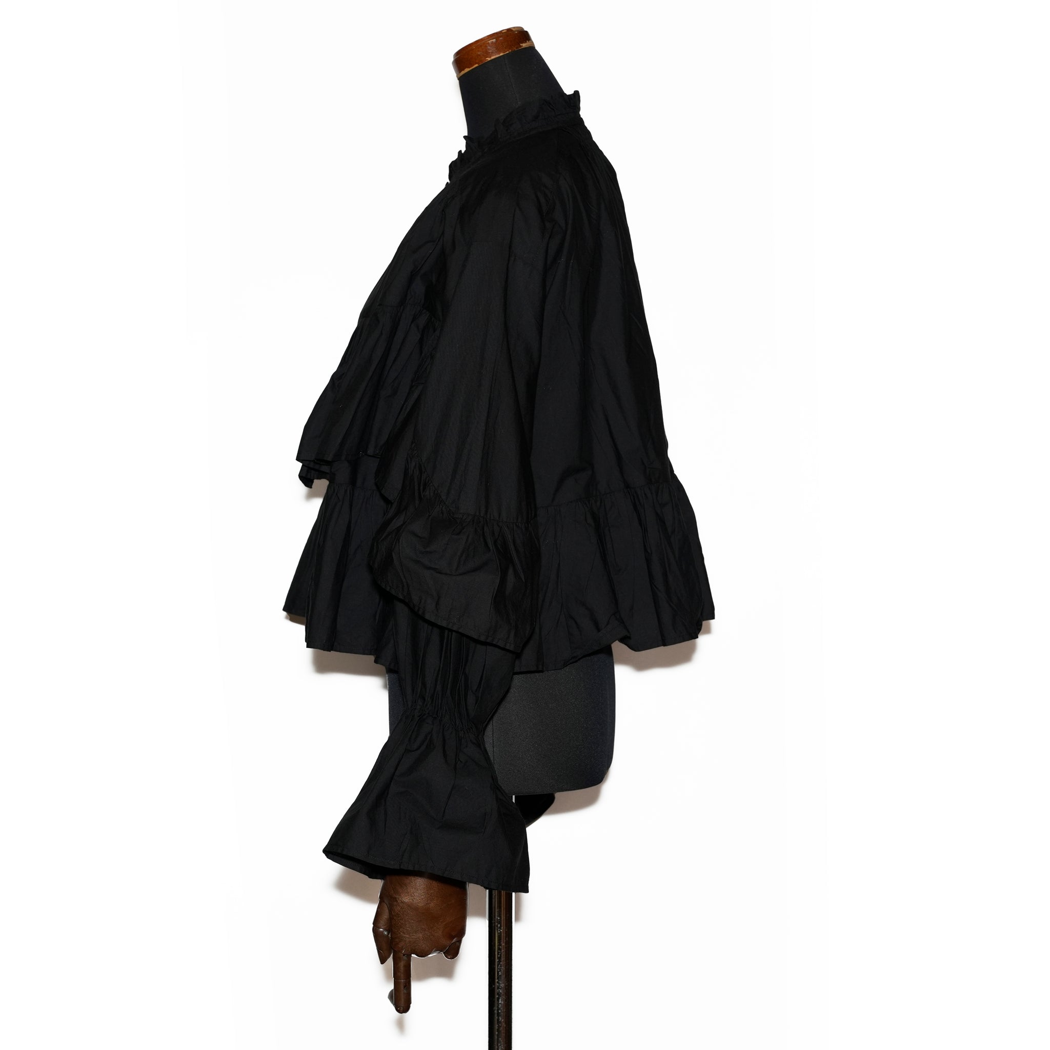 COTTON VOLUME FRILL SHORT BLOUSE – Black | SARAMALLIKA