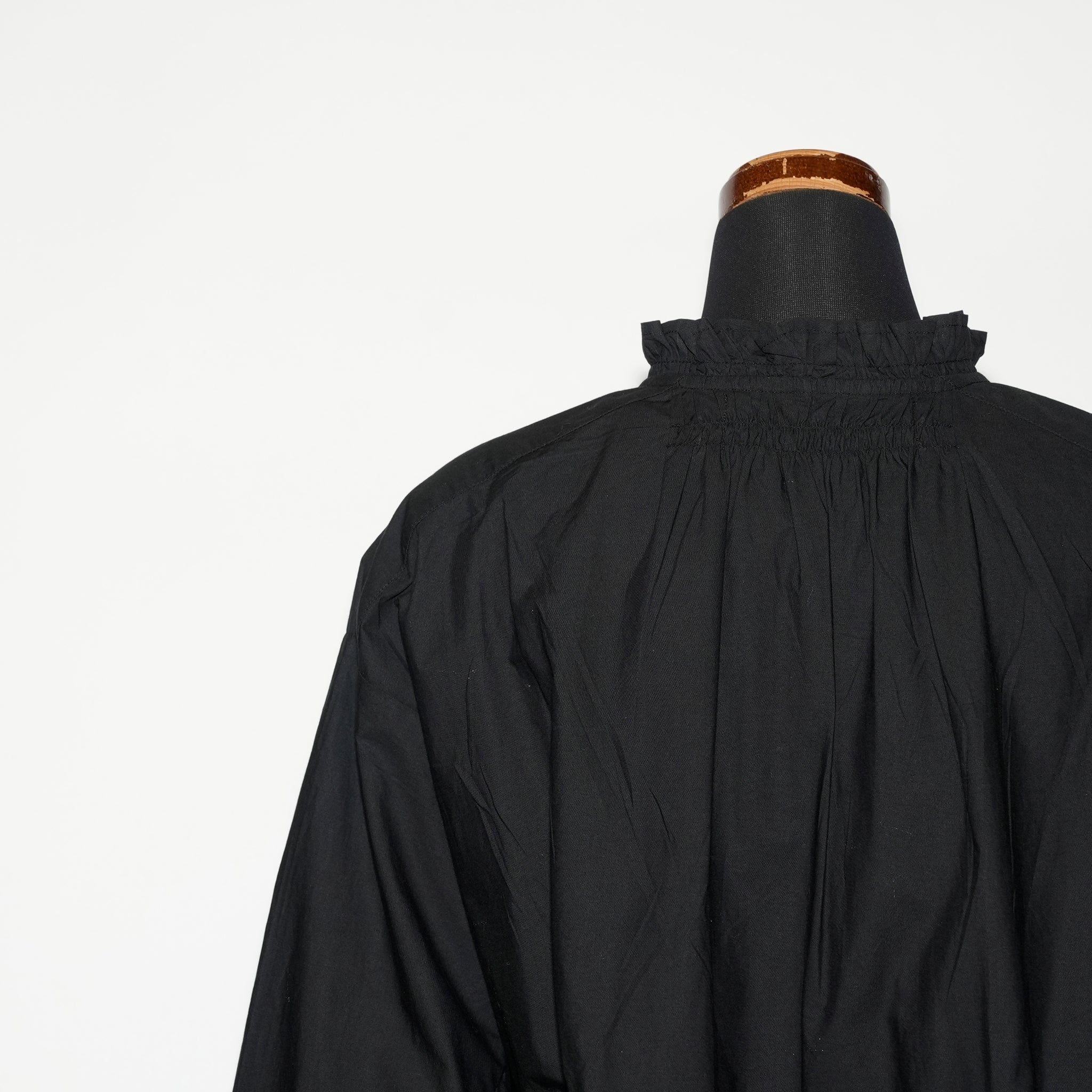 020151SR4_Black | COTTON VOLUME FRILL SHORT BLOUSE | Color:Black【SARA MALLIKA_サラマリカ】
