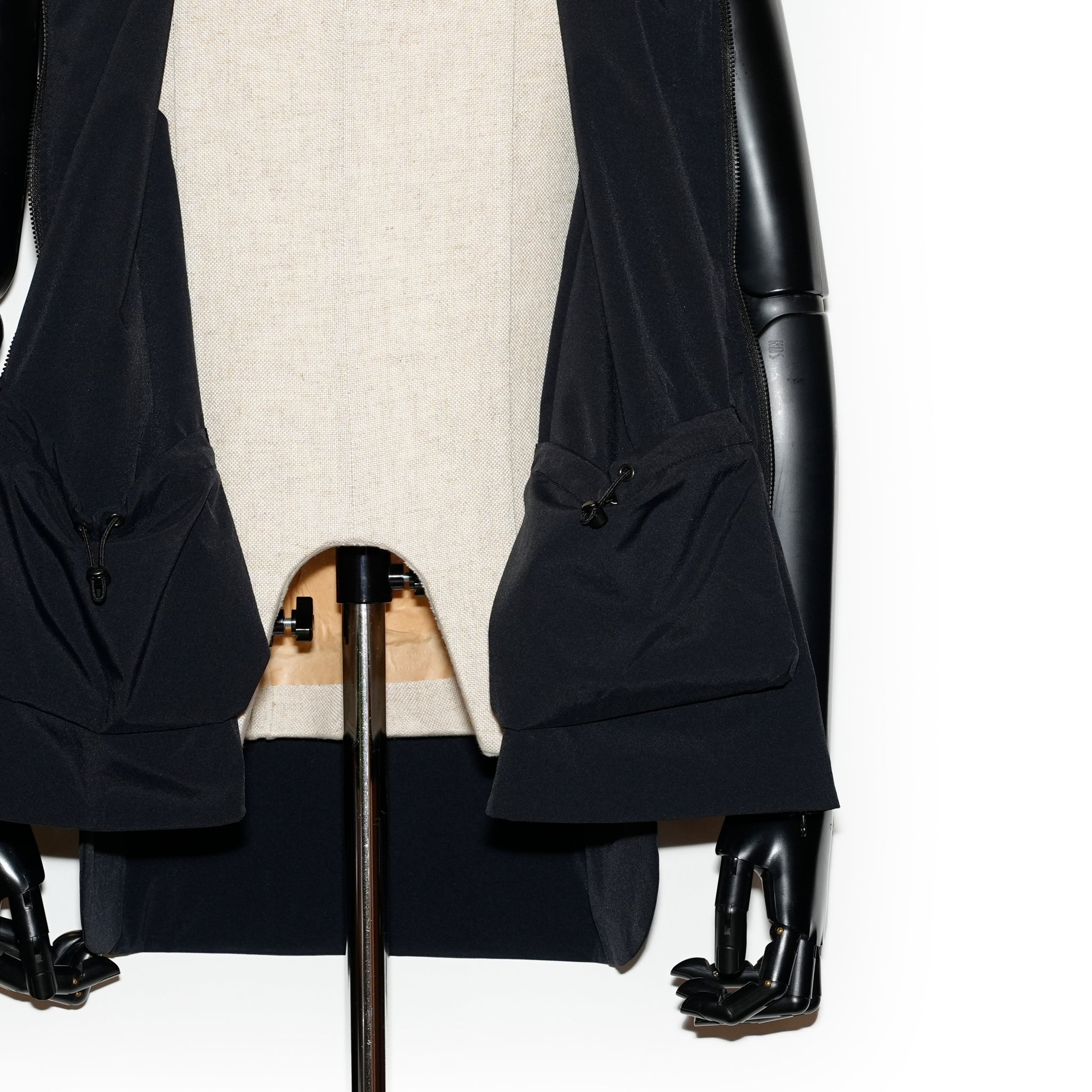 _158_Black | ジッパーベスト | Color:Black【UNTRACE_アントレース】【archive】