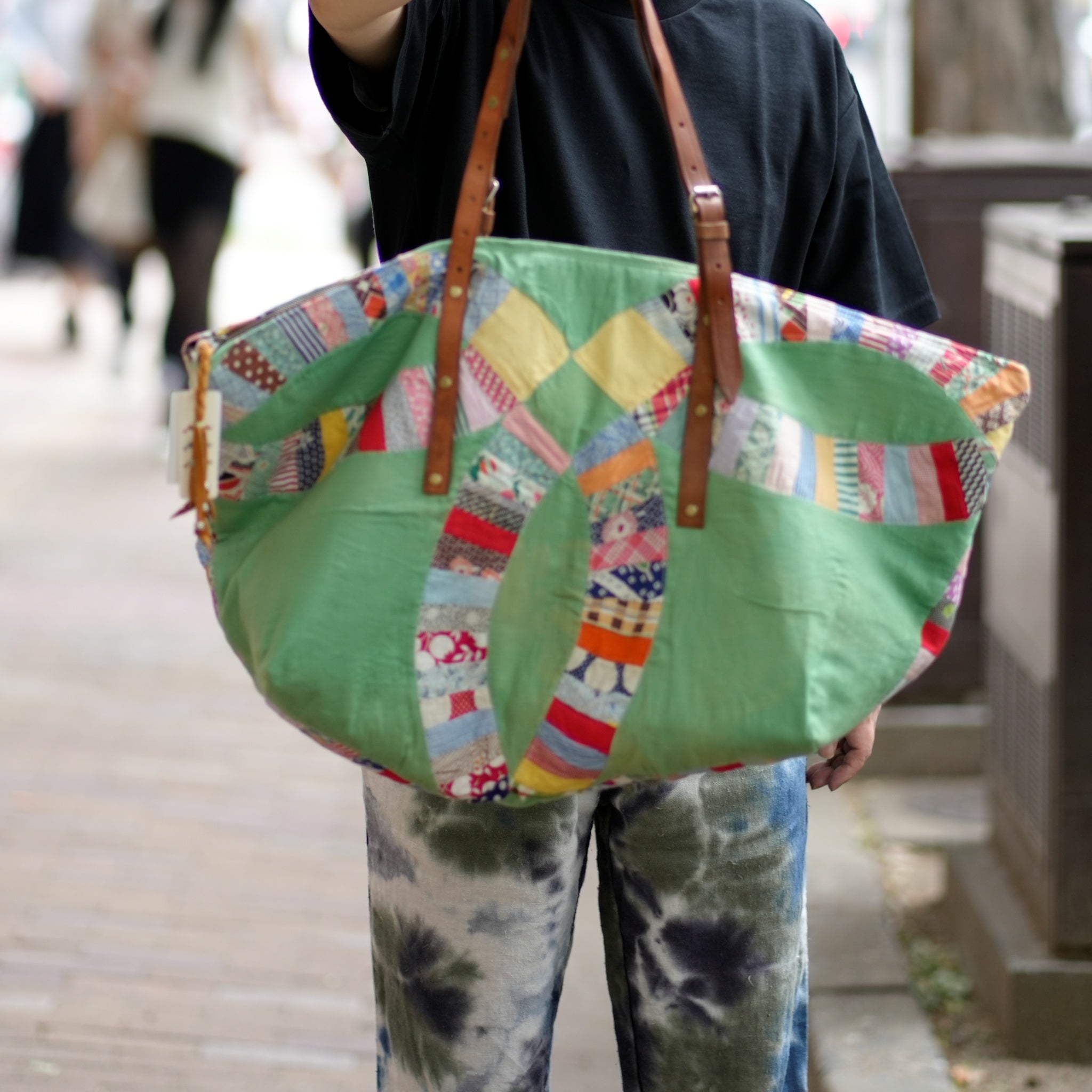 QUILT LARGE FASTENER TOTE – Multi【EARLY MORNING】 | NASNGWAM