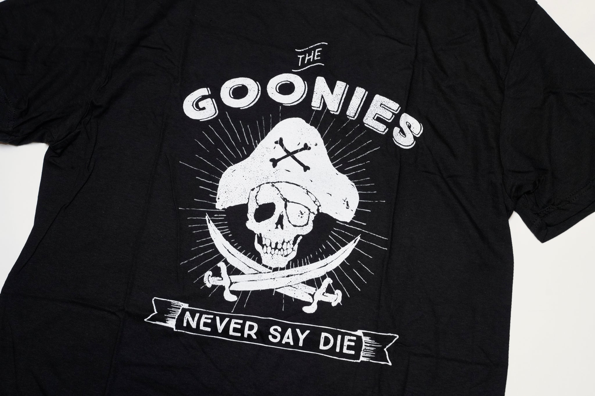 The Goonies Unisex T-Shirt: Never Say Die (Black) | 【CULTURE TEE】GOONTS01MB【ネコポス選択可能】