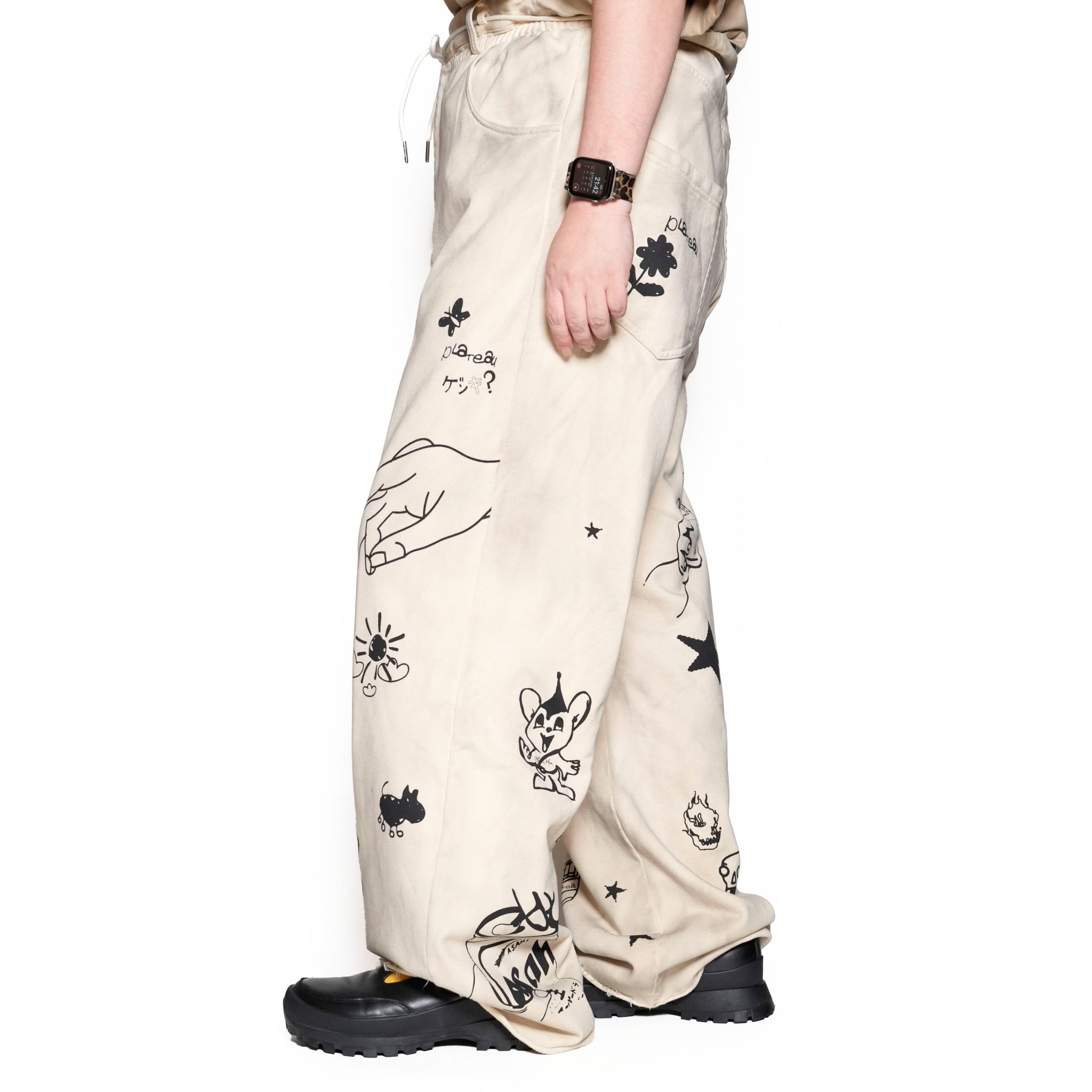 Pla24awcol3-2_Dirty beige | x SYU.Man illustrator pants | Color:Dirty Beige【PLATEAU STUDIO_プラトー スタジオ】