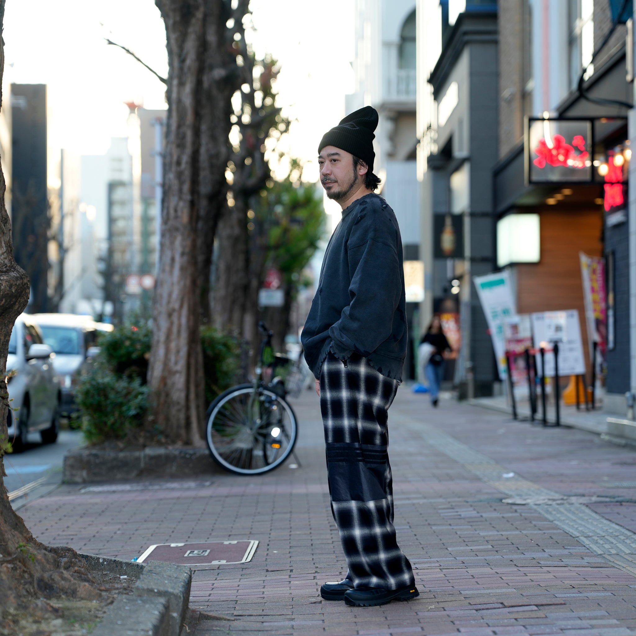 Distressed Sweat Crew | Color_Black | No_lot : 25#07-1030-0_black【MINAMI ANDERSON_ミナミアンダーソン】