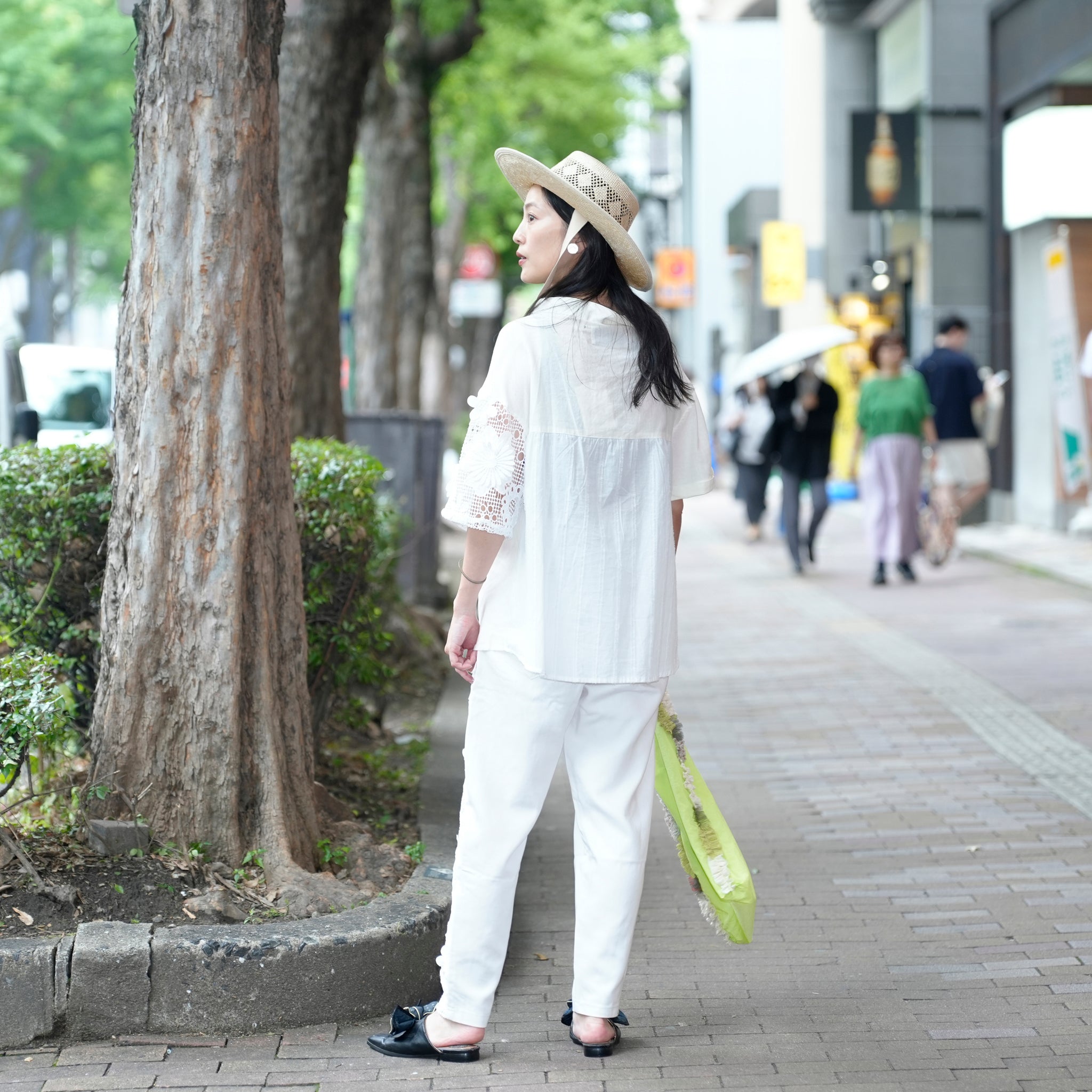 BSD25SS-17_White | Flower Lace Relax Pants | Color:White【BEDSIDEDRAMA_ベッドサイドドラマ】【archive】