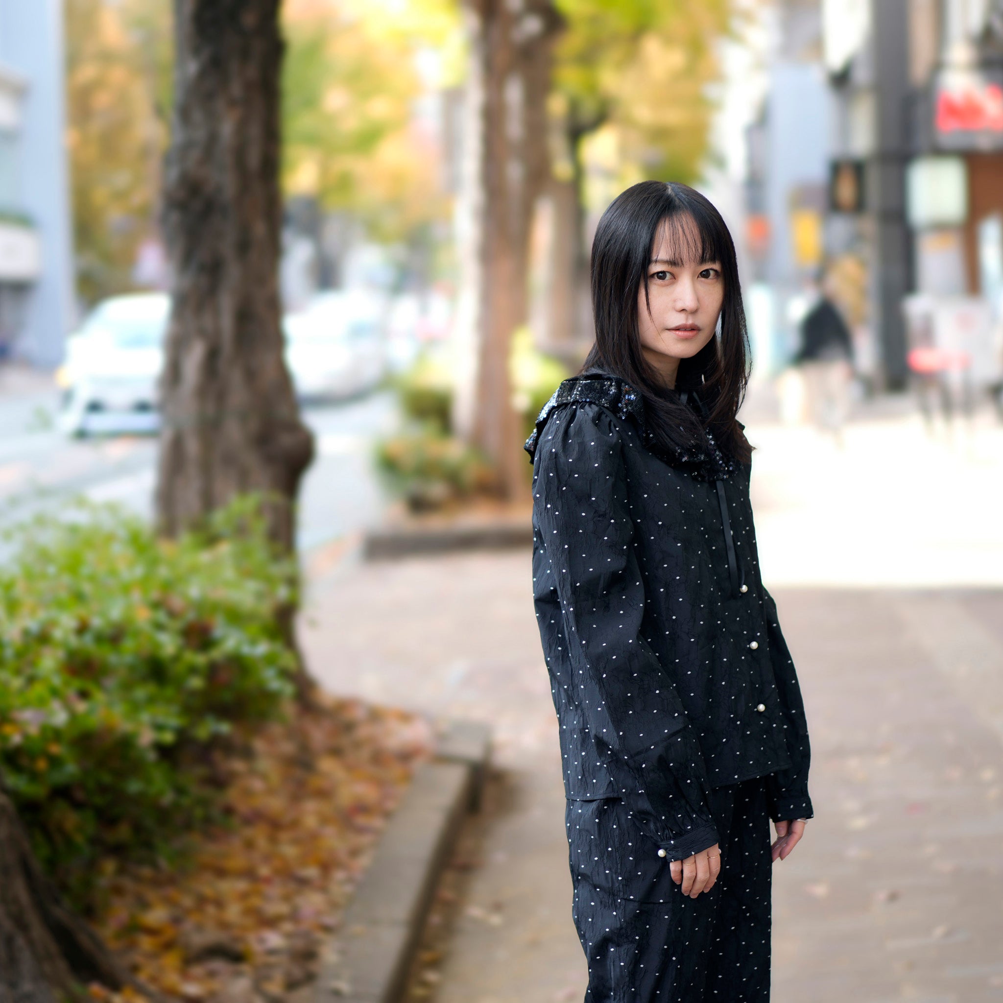 30SJ03BL1231BLK | Waltz Sequin Collar Blouse【SISTER JANE_シスタージェーン】