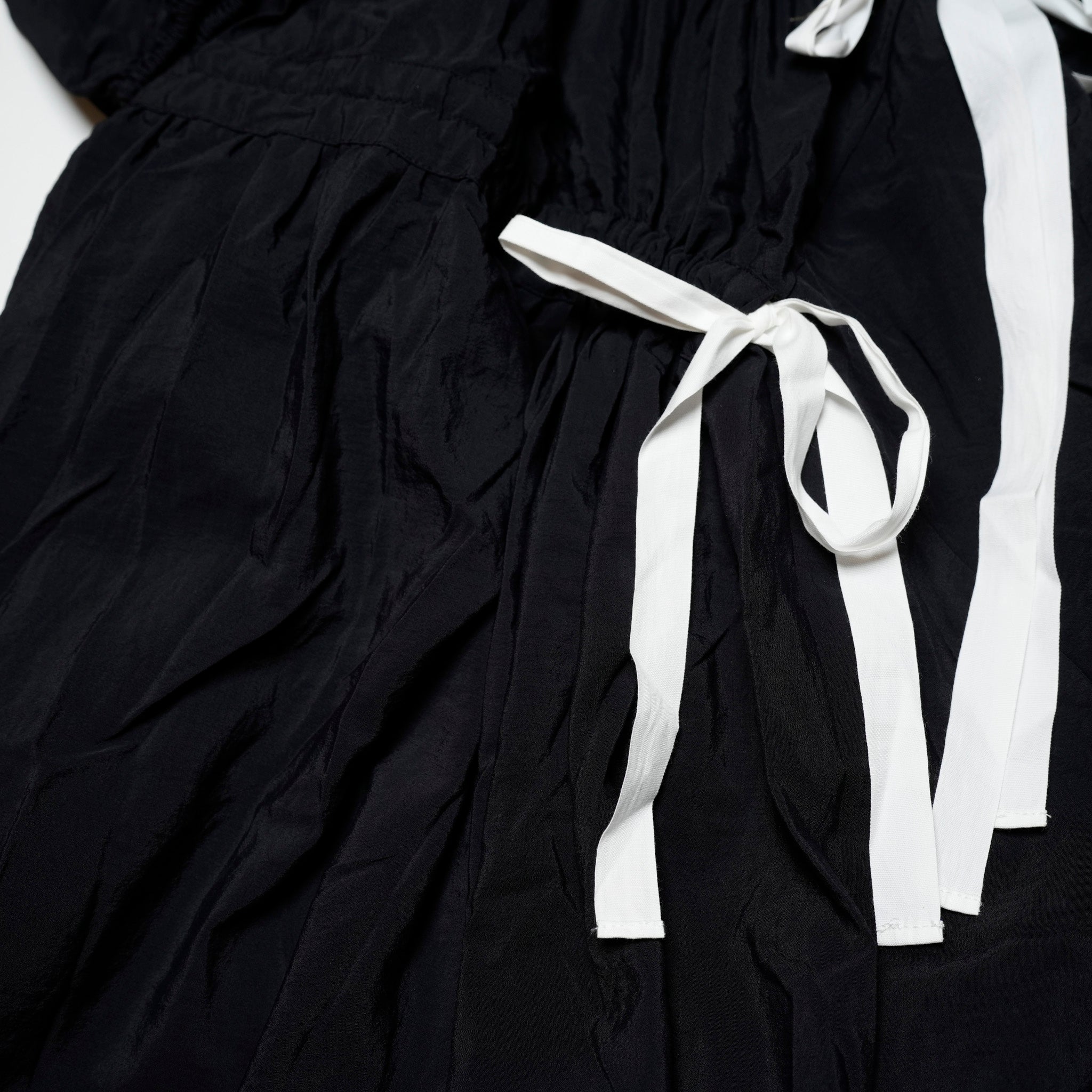 31GH00DRG931BLK | Campbell Ruched Midi Dress | Color:Black【GHOSPELL_ゴスペル】