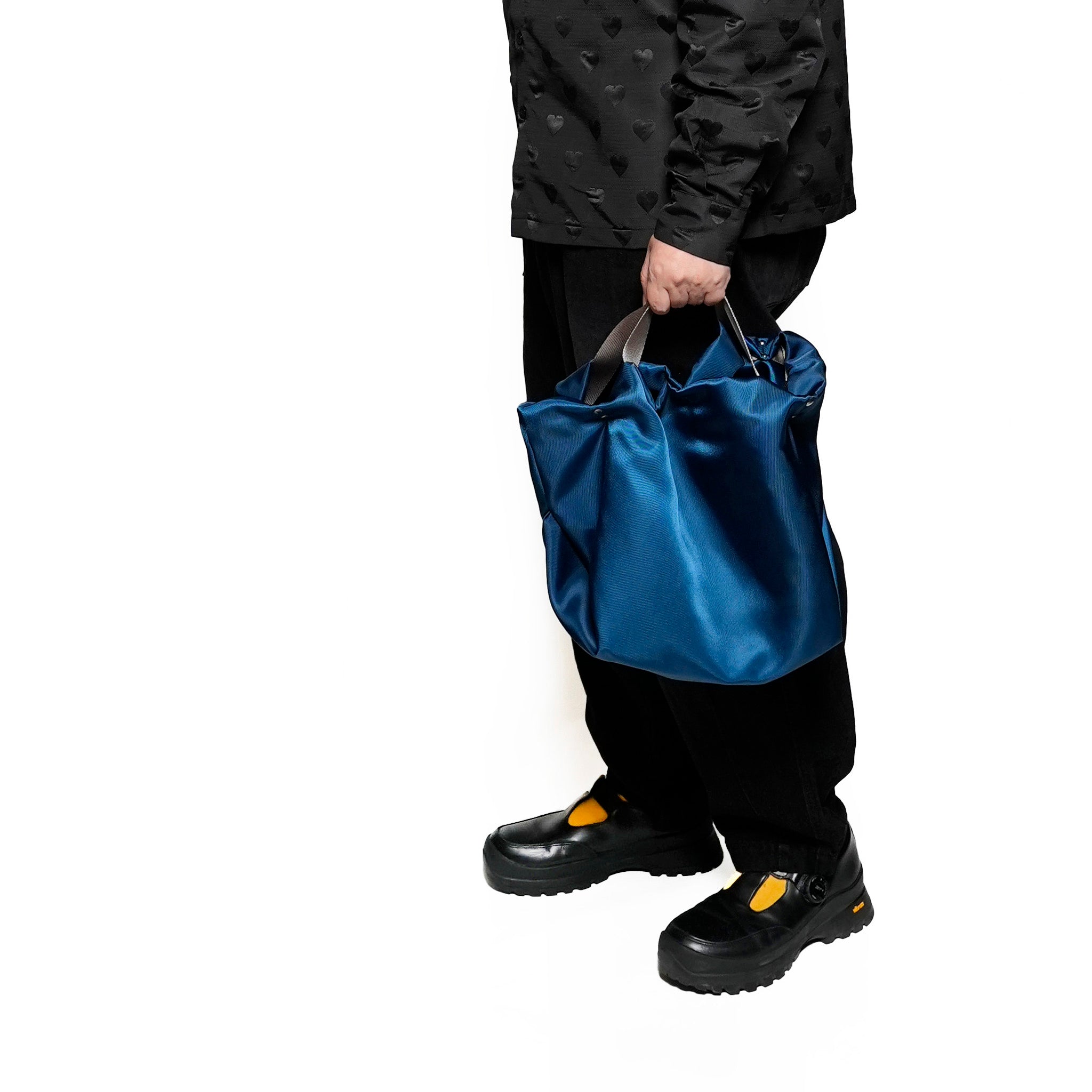 FB007 | ナイロン2WAYショルダー – Black / Blue | FULAT
