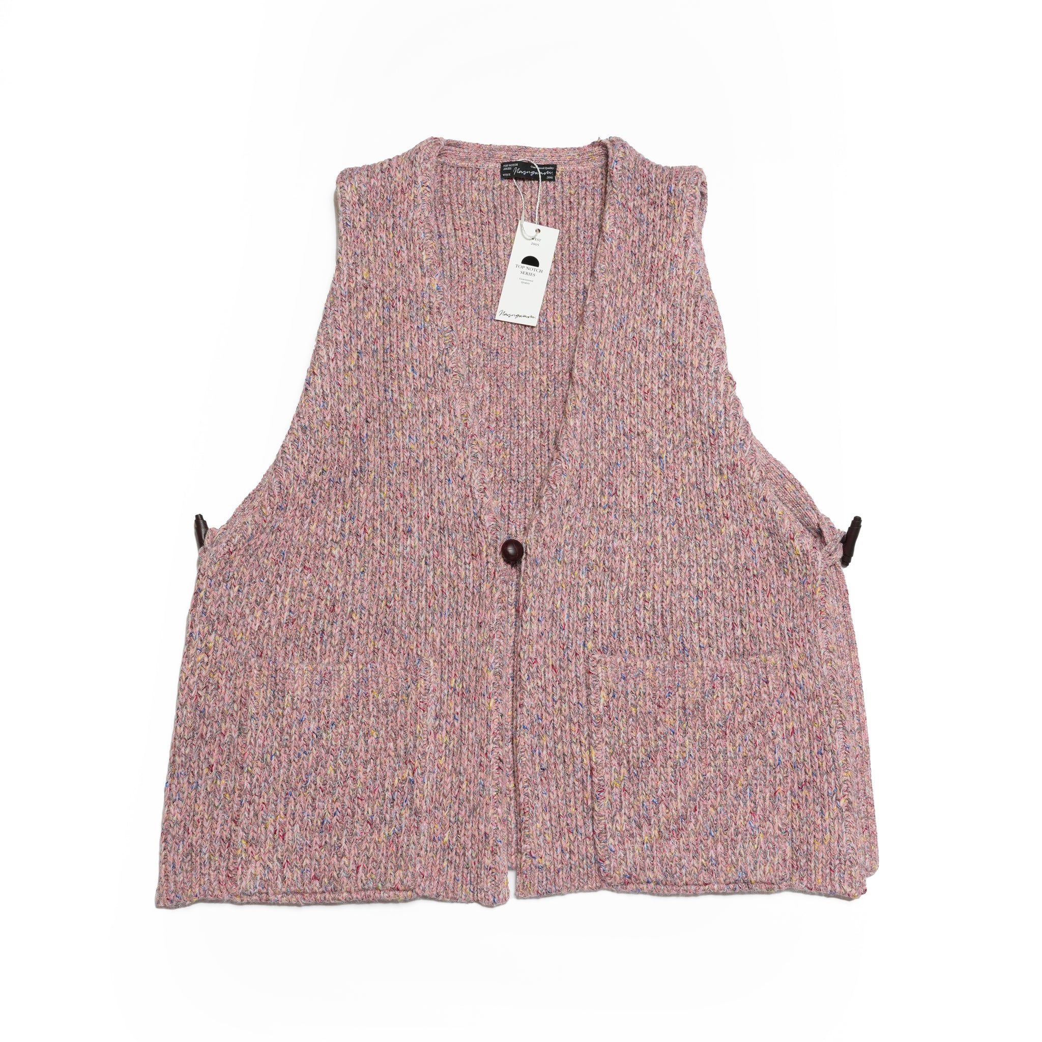 「杢調ミックス糸を使用した柔らかな風合いのニットベスト」