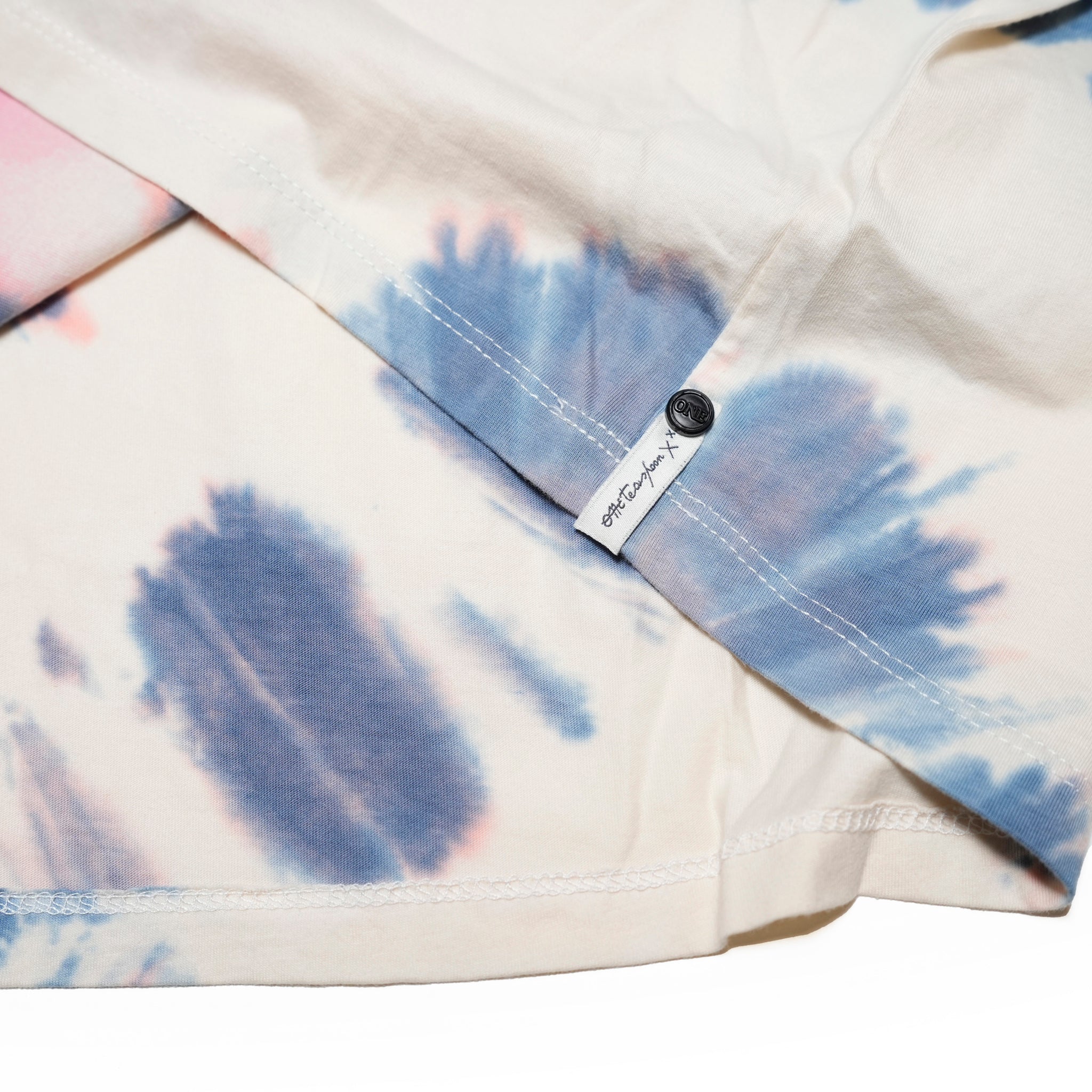 26685_TIE DYE | Hand Sprayed Heart Kobe Tee | Color:Tie Dye【ONE TEASPOON_ワンティースプーン】【archive】