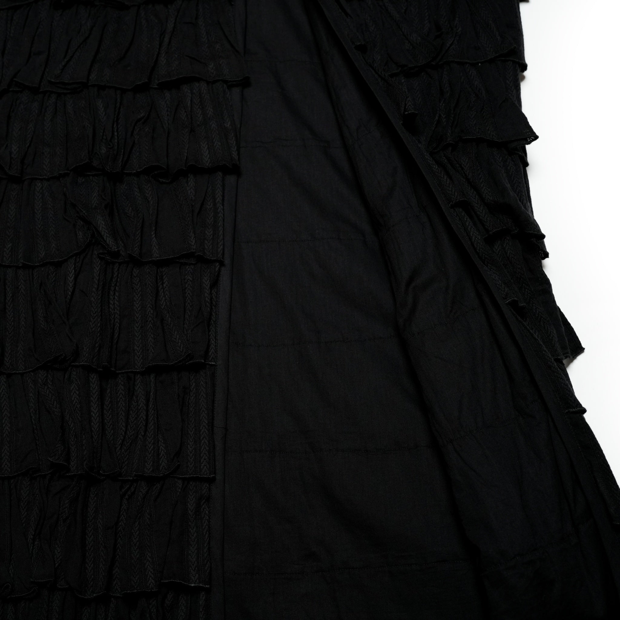 C.JQD FRILL LAYERED GOWN – Black | SARAMALLIKA