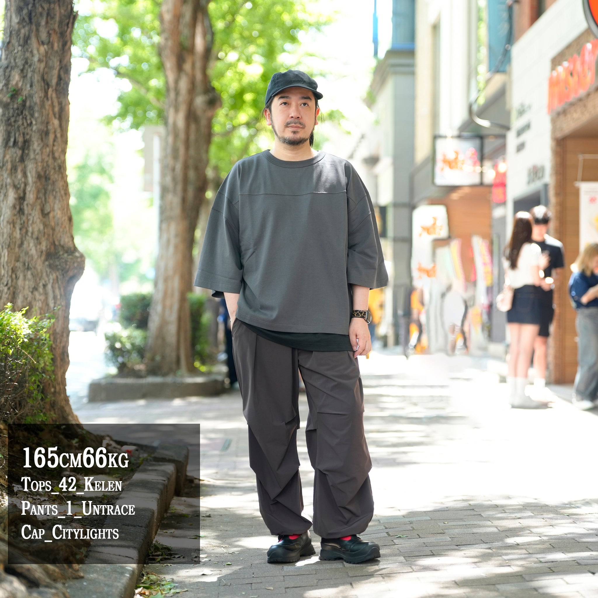 肩つなぎ仕様のレイヤード風トップス | KELEN | フットボールライン入りで透け感なく着用可能