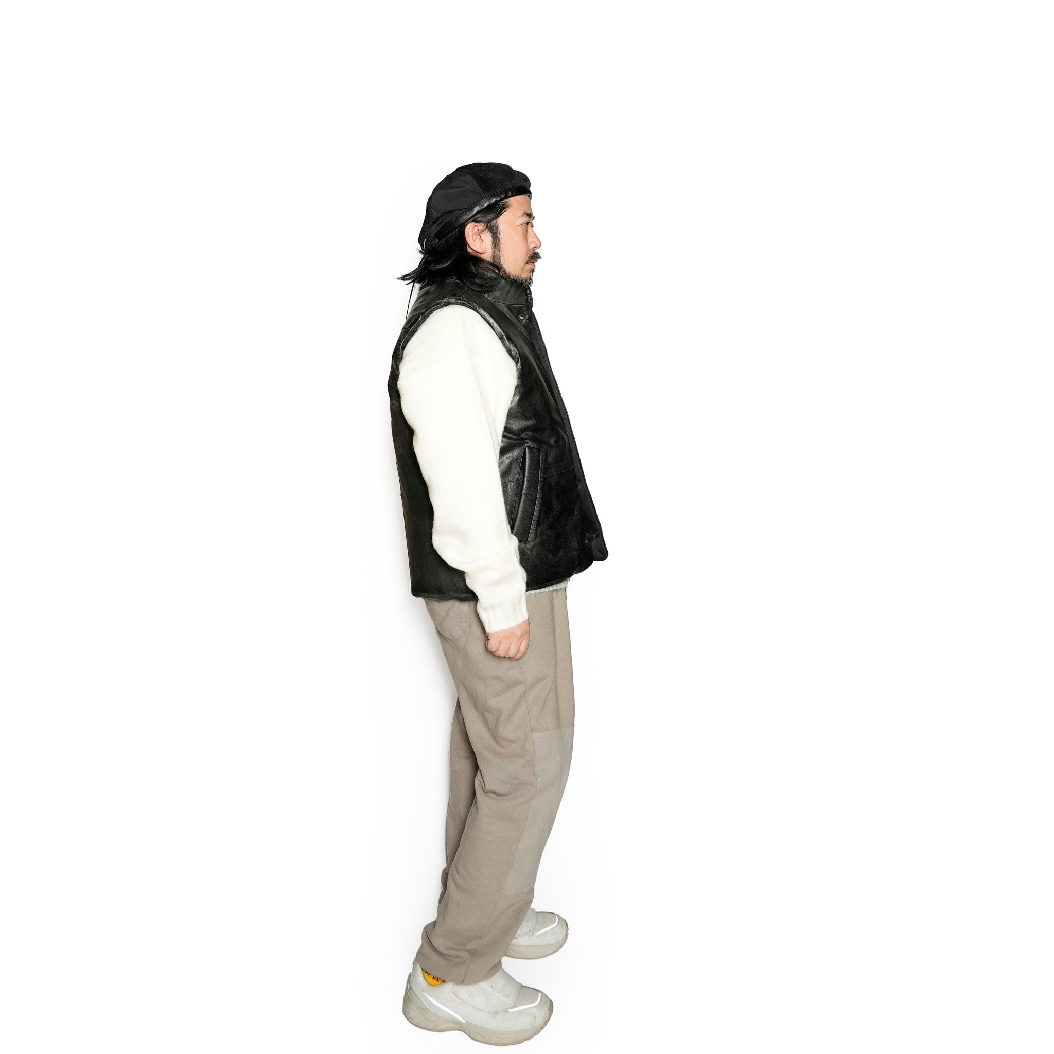 VOO-SPG-15_BLACKWATCH | EXELEZA REV VEST SP | Color:BLACK LEATHER(ダメージ加工)【VOO_ヴォー】