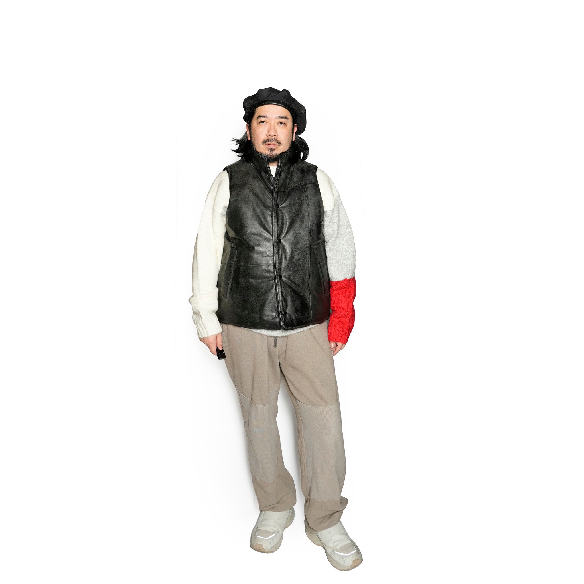 VOO-SPG-15_BLACKWATCH | EXELEZA REV VEST SP | Color:BLACK LEATHER(ダメージ加工)【VOO_ヴォー】