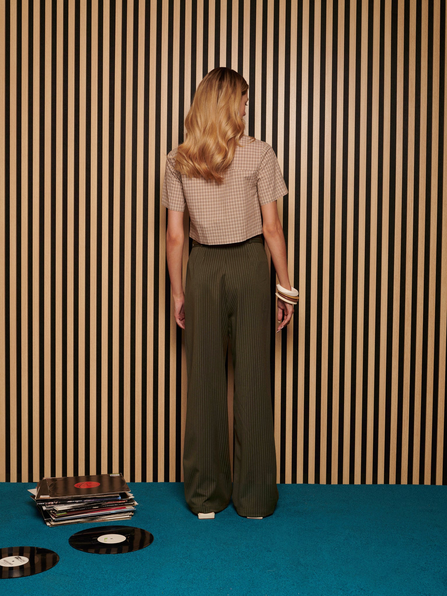Bettie Pinstripe Trousers | Color_Khaki | No_32GH02TRG159KAK_KHAKI【GHOSPELL_ゴスペル】