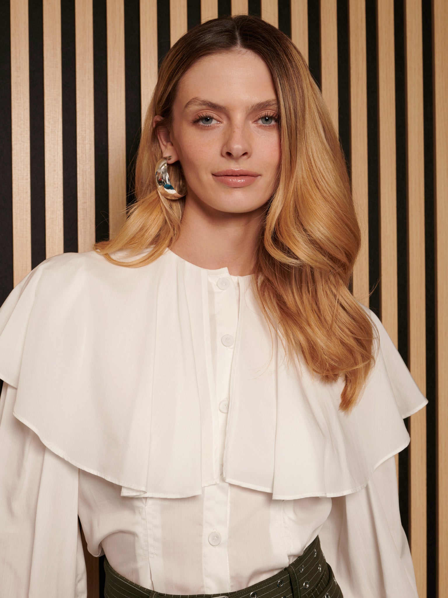 Marla Cape Blouse | Color_White | No_32GH02BLG369WHT_WHITE【GHOSPELL_ゴスペル】