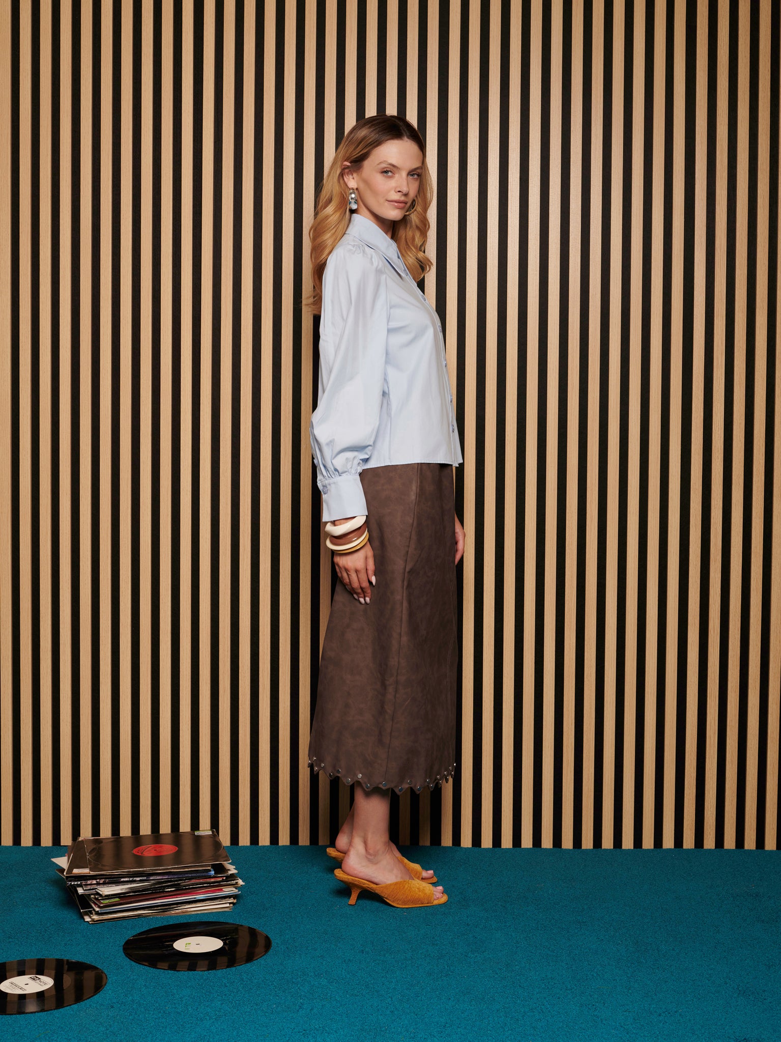 Courtney Studded Midi Skirt | Color_Brown | No_32GH02SKG148BRN_BROWN【GHOSPELL_ゴスペル】