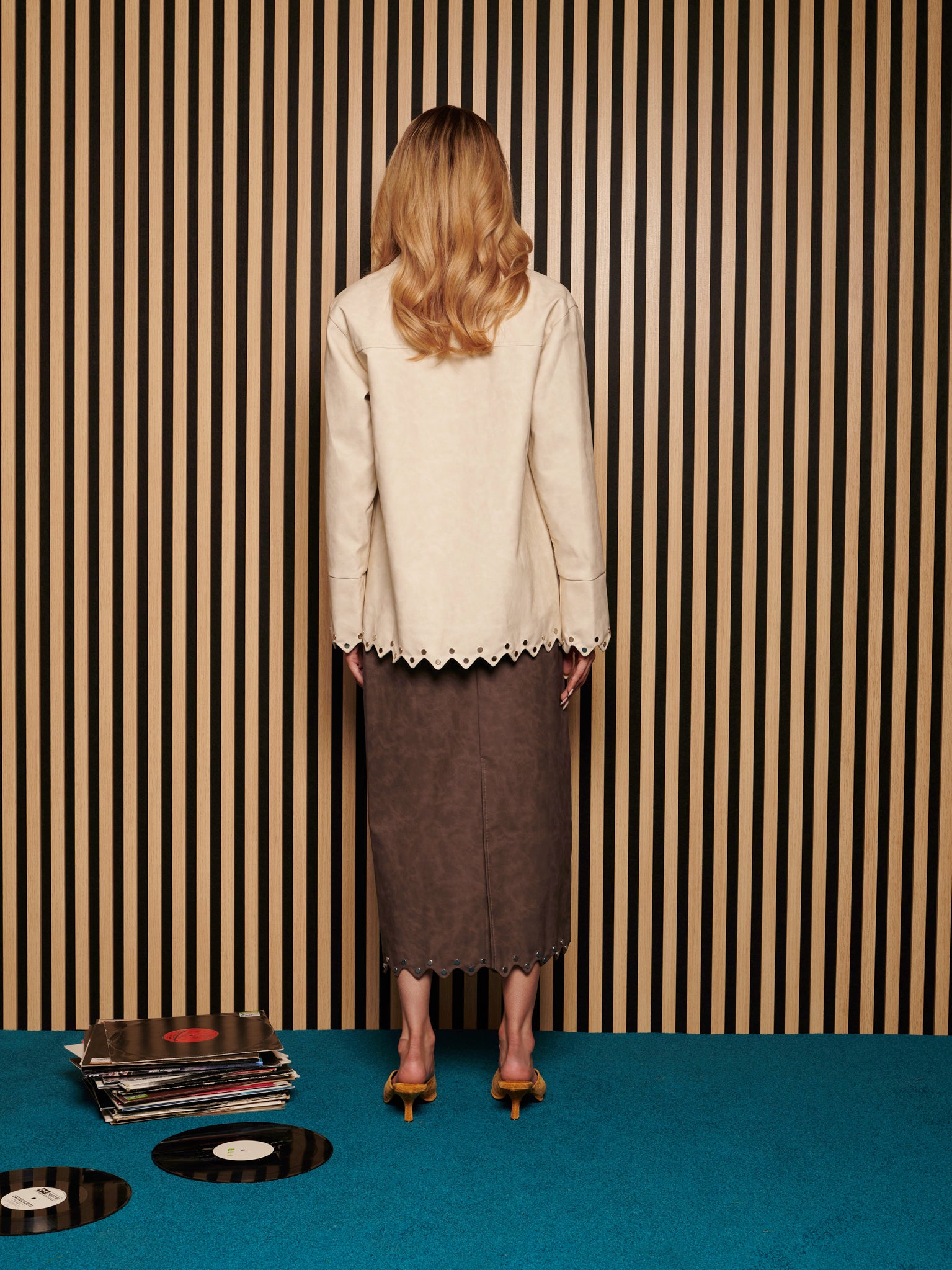 Courtney Studded Midi Skirt | Color_Brown | No_32GH02SKG148BRN_BROWN【GHOSPELL_ゴスペル】