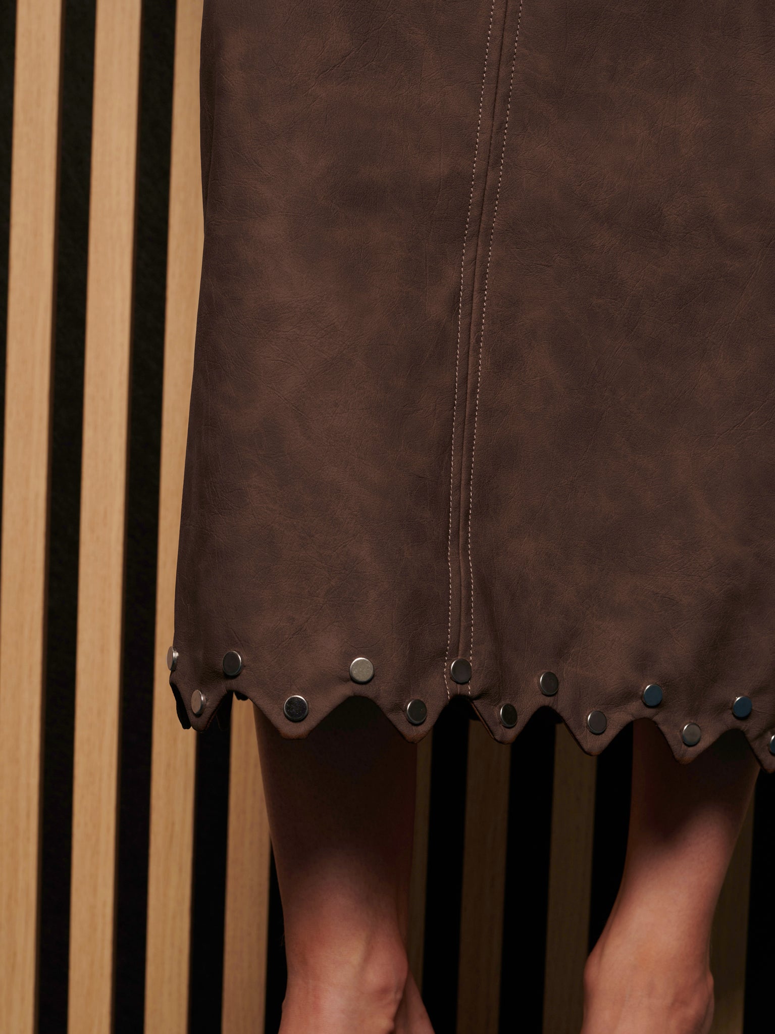 Courtney Studded Midi Skirt | Color_Brown | No_32GH02SKG148BRN_BROWN【GHOSPELL_ゴスペル】