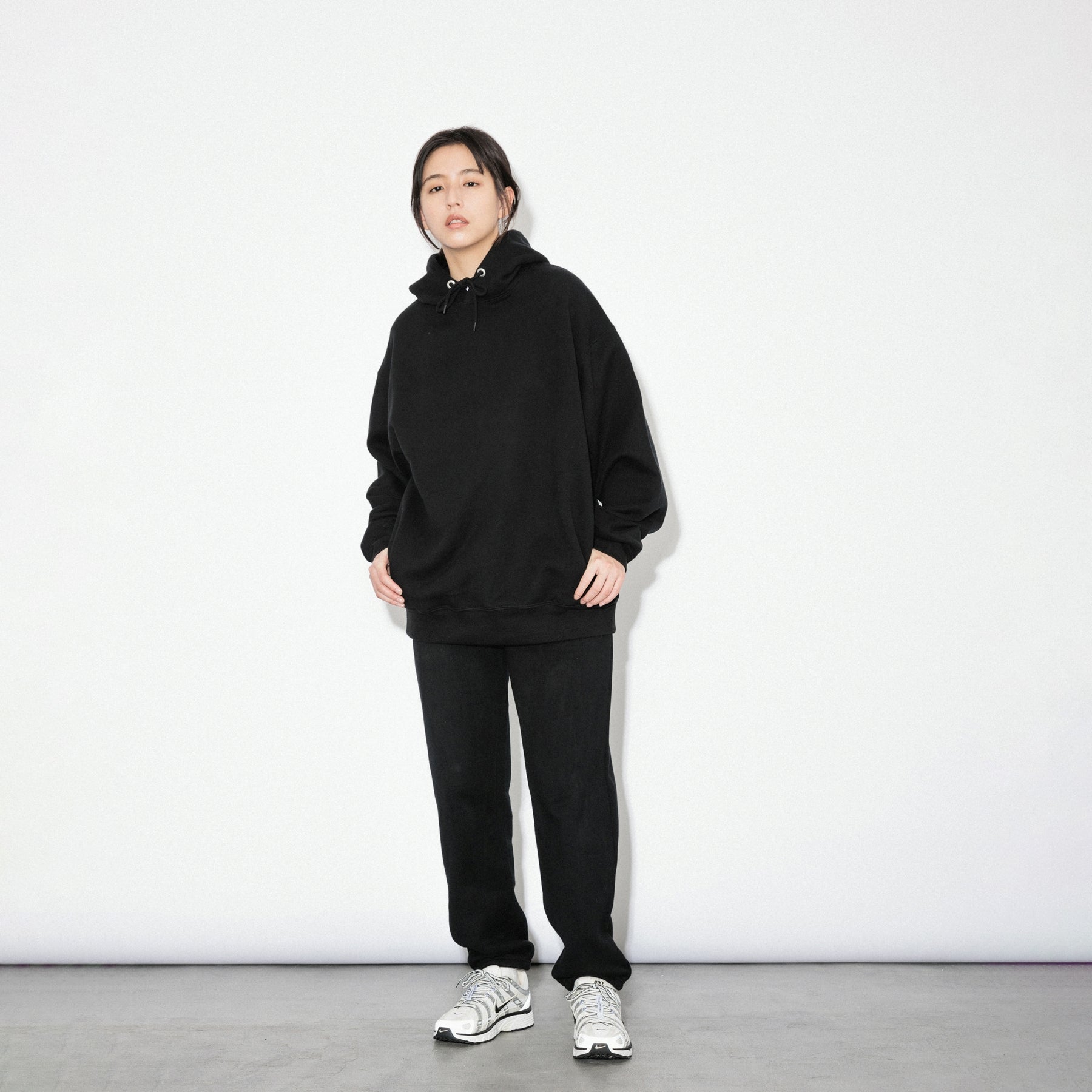 KN-HS-SP-01_BL | Heavy Hooded Sweatshirt - Seam Pocket | Color:BLACK【Knuu(縫う)_ヌウ】