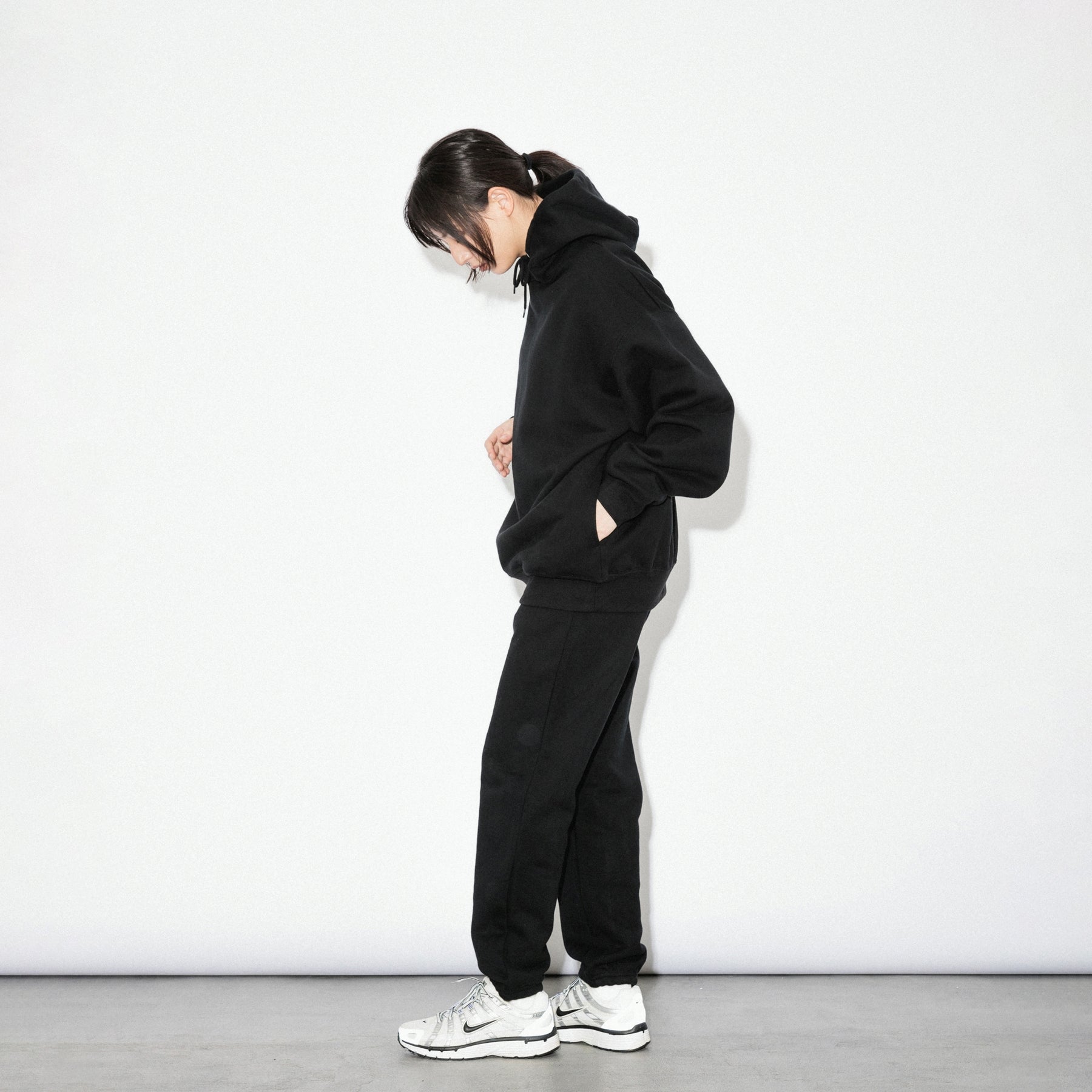 KN-HS-SP-01_BL | Heavy Hooded Sweatshirt - Seam Pocket | Color:BLACK【Knuu(縫う)_ヌウ】