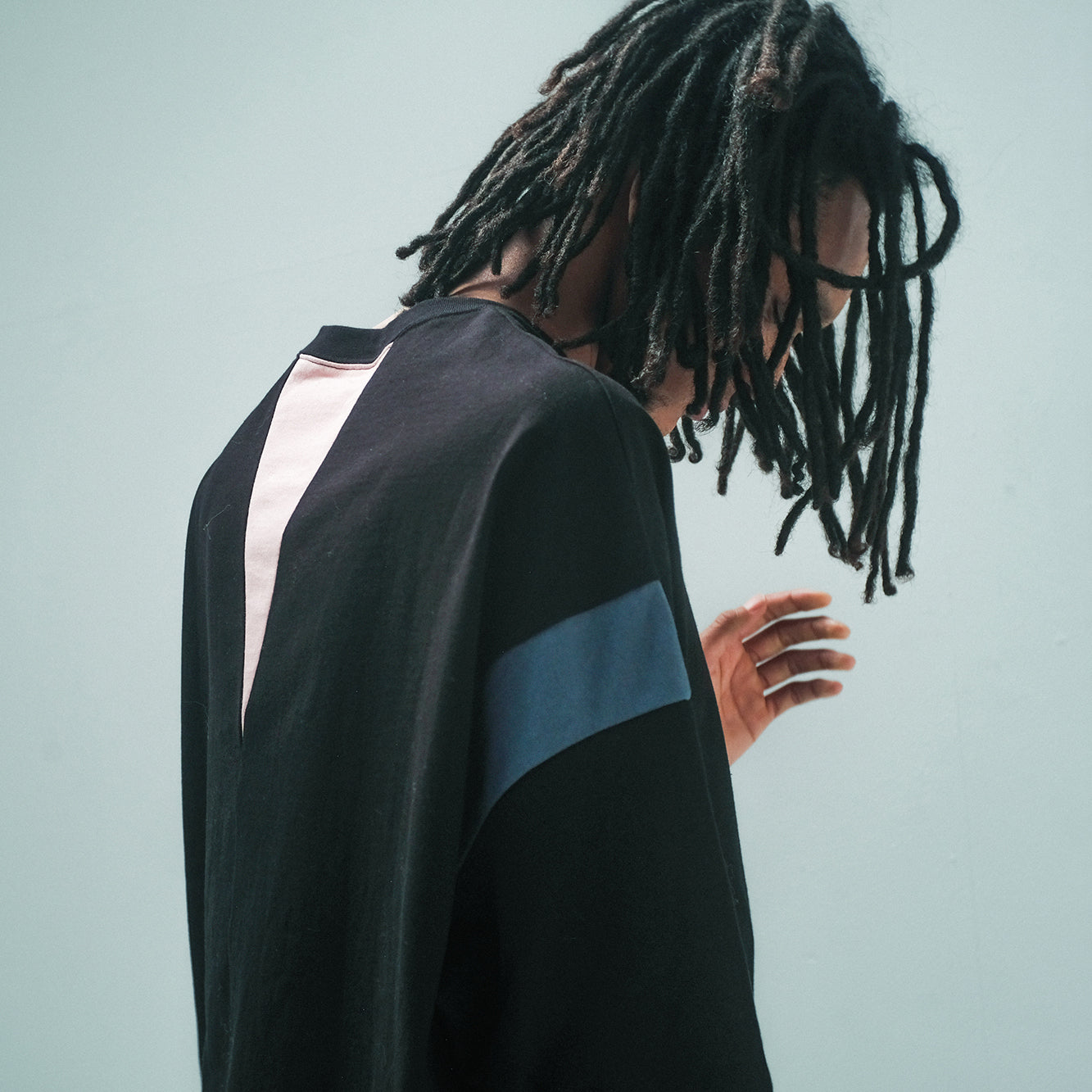 TALK ON YOUR BACK L/S T-SHIRT | Color_Black | No_sf25aw-19_black【STOF_ストフ】【入荷予定アイテム・入荷連絡可能】