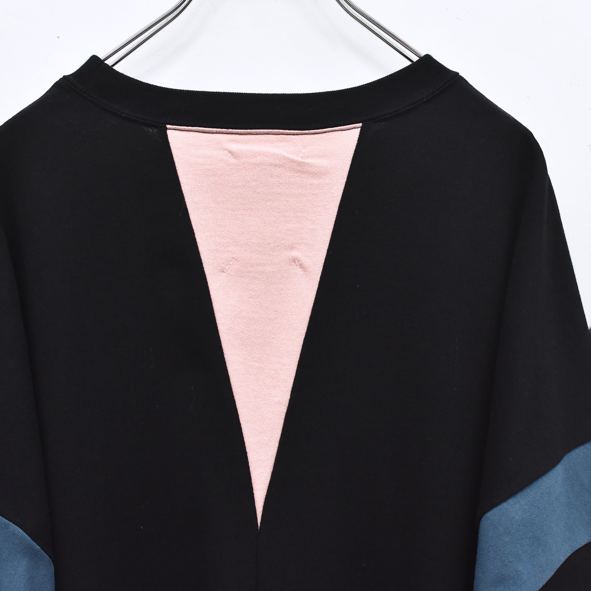 TALK ON YOUR BACK L/S T-SHIRT | Color_Black | No_sf25aw-19_black【STOF_ストフ】【入荷予定アイテム・入荷連絡可能】
