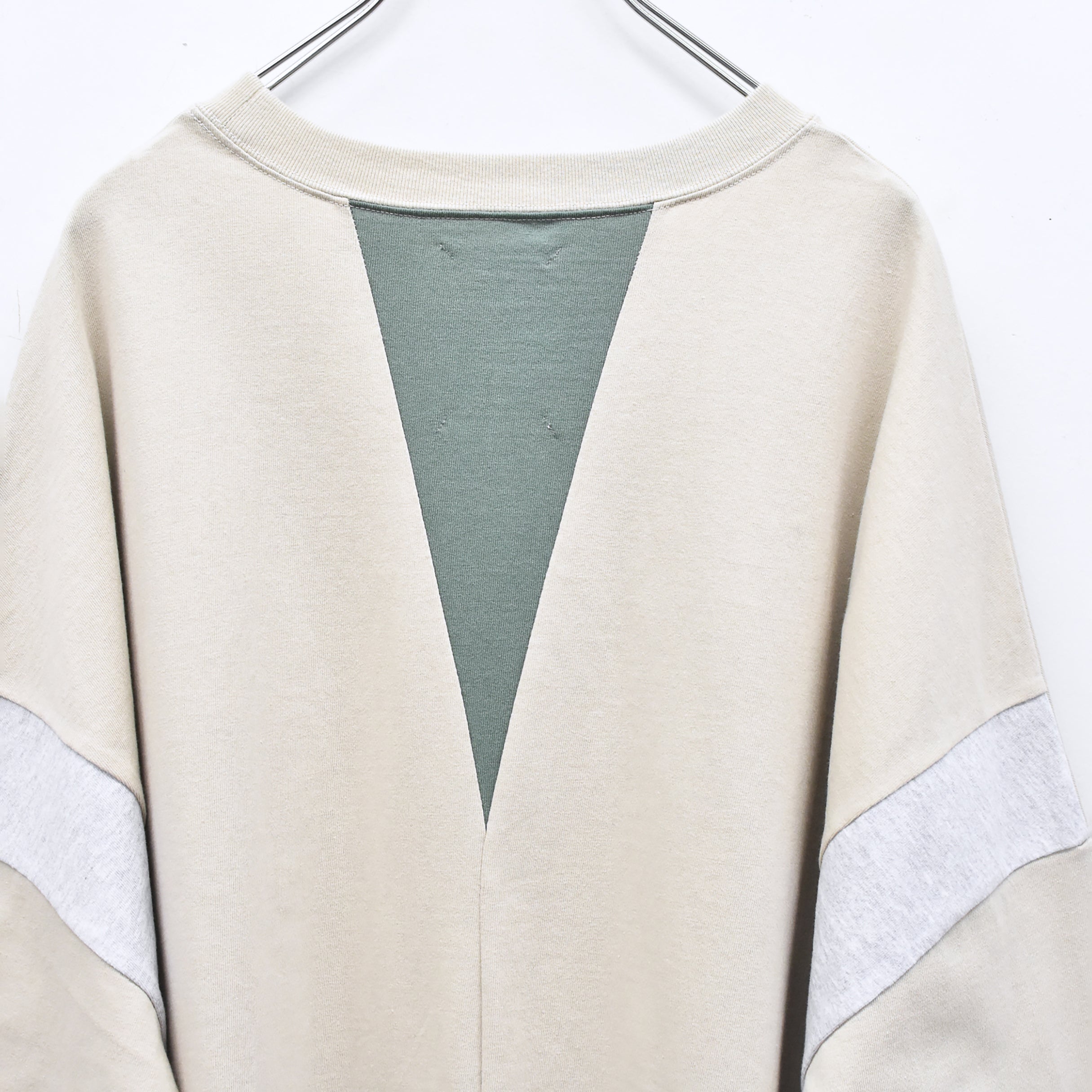 TALK ON YOUR BACK L/S T-SHIRT | Color_G Beige | No_sf25aw-19_g beige【STOF_ストフ】【入荷予定アイテム・入荷連絡可能】