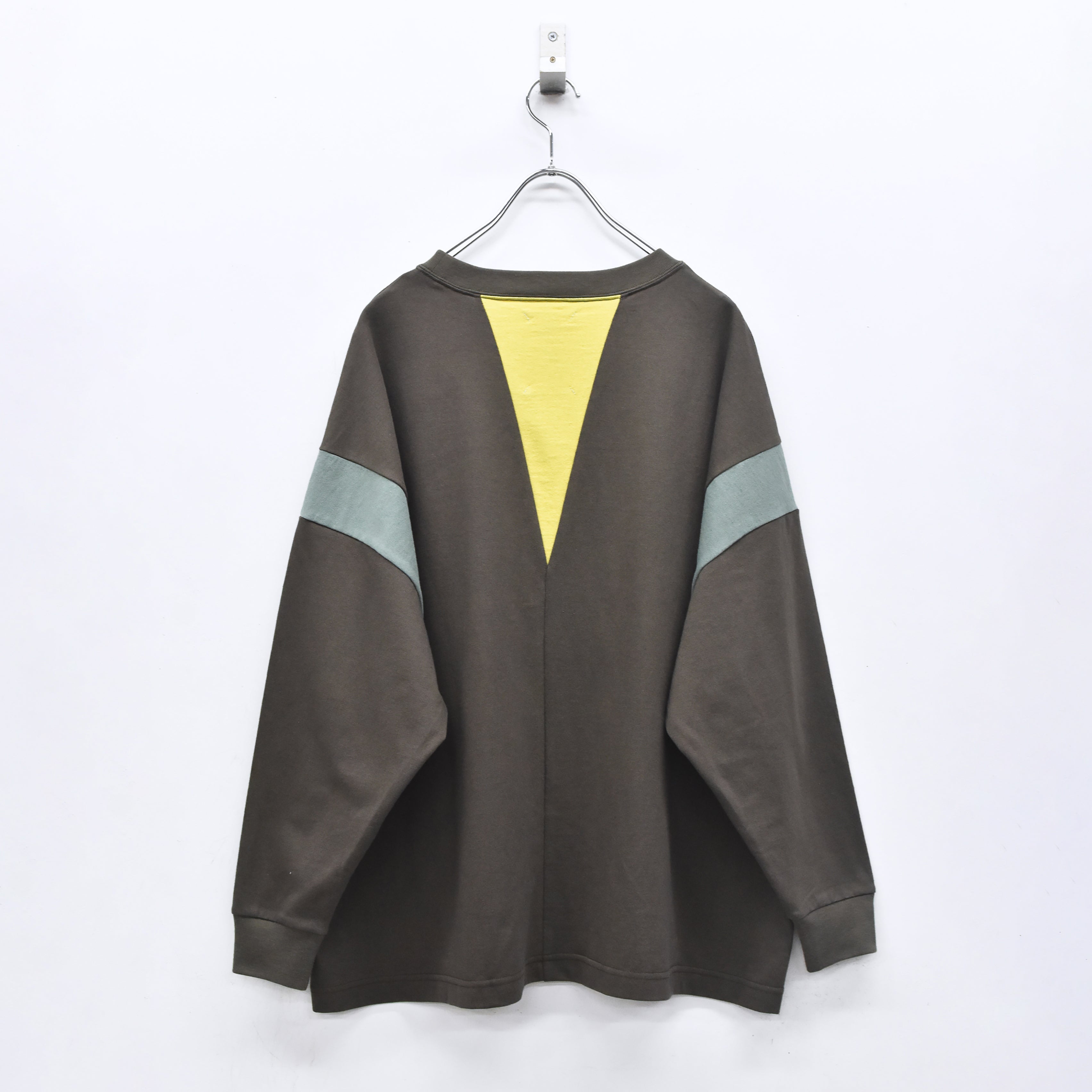 TALK ON YOUR BACK L/S T-SHIRT | Color_Charcoal | No_sf25aw-19_charcoal【STOF_ストフ】【入荷予定アイテム・入荷連絡可能】