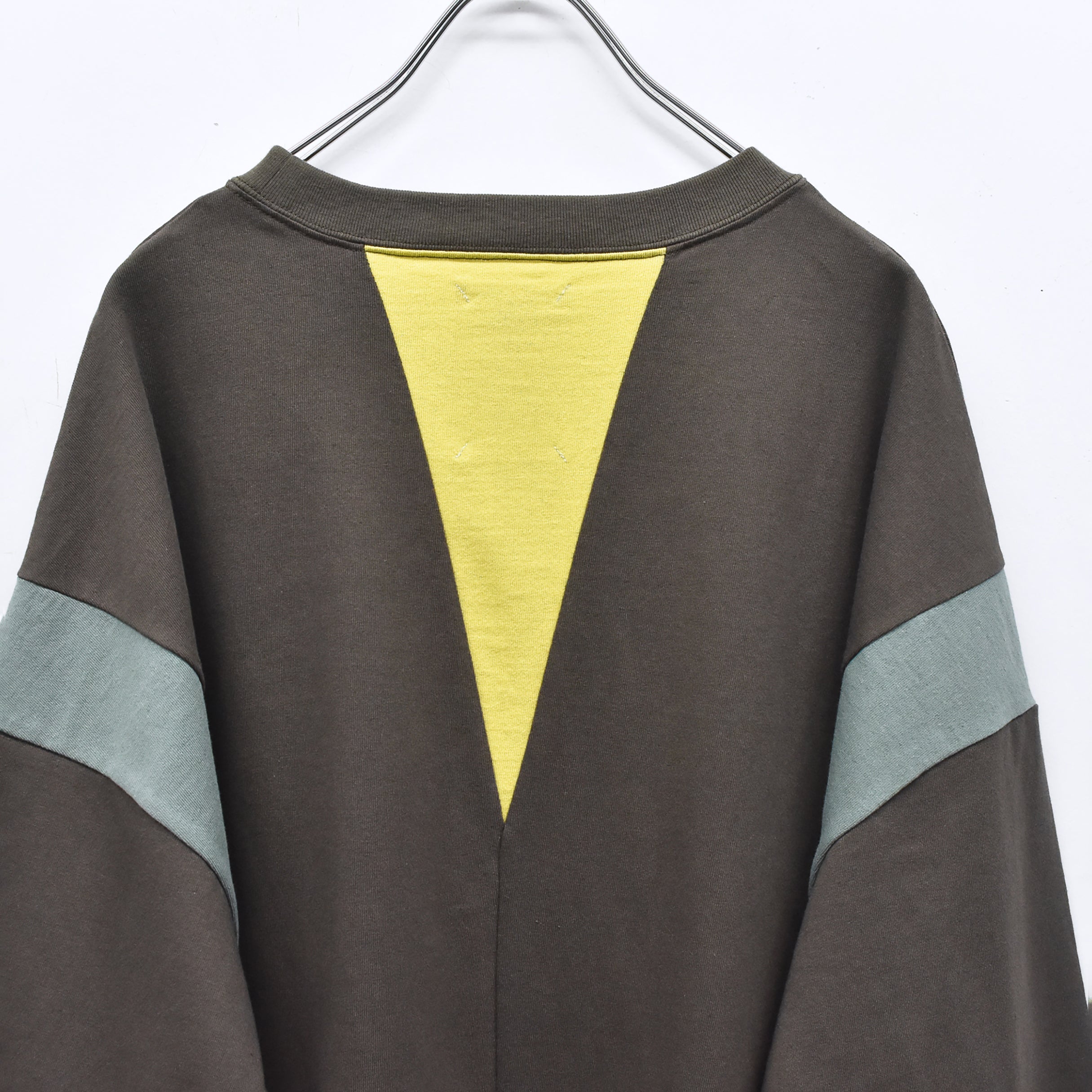 TALK ON YOUR BACK L/S T-SHIRT | Color_Charcoal | No_sf25aw-19_charcoal【STOF_ストフ】【入荷予定アイテム・入荷連絡可能】
