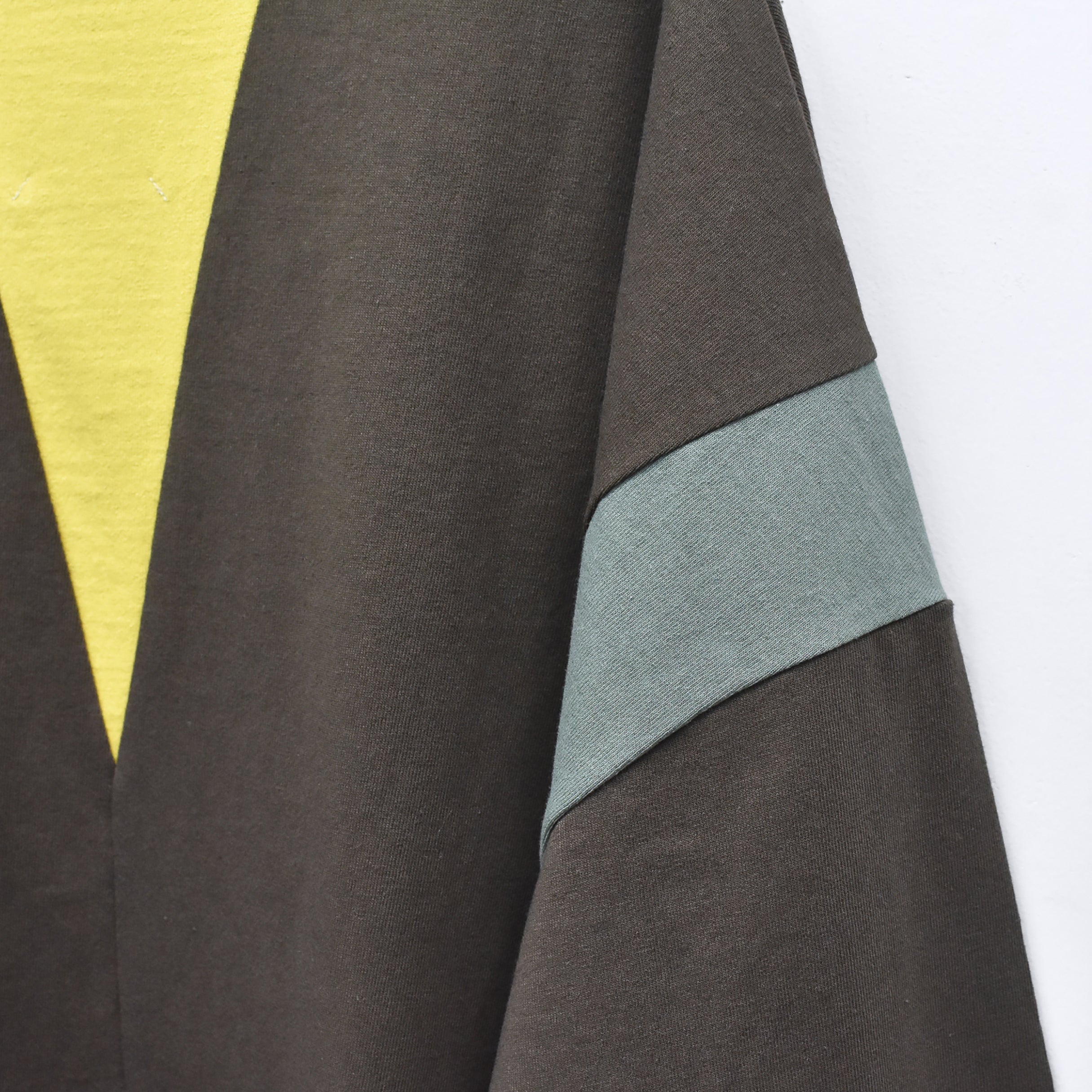 TALK ON YOUR BACK L/S T-SHIRT | Color_Charcoal | No_sf25aw-19_charcoal【STOF_ストフ】【入荷予定アイテム・入荷連絡可能】