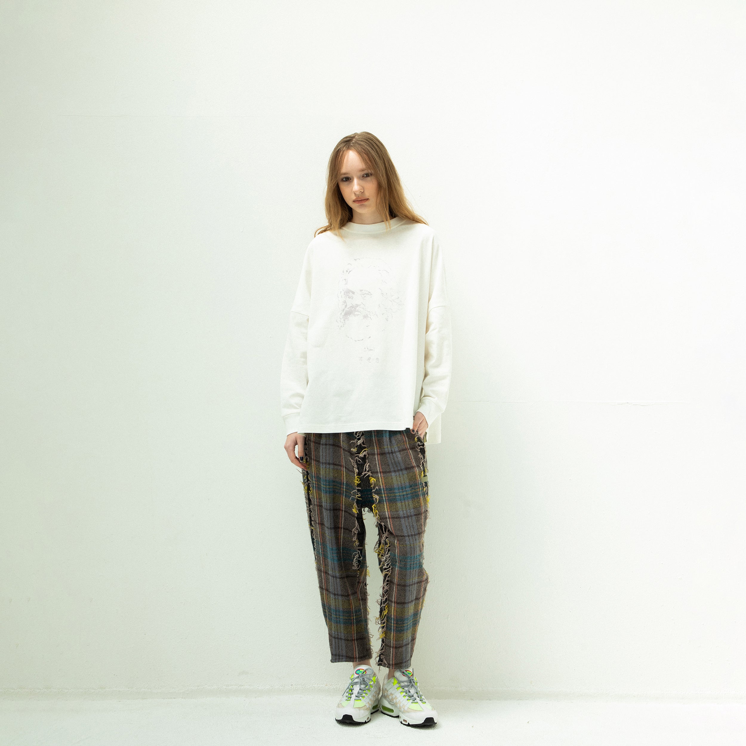ECONOMY EMBROI L/S T-SHIRT | Color_White | No_sf25aw-20c_white【STOF_ストフ】