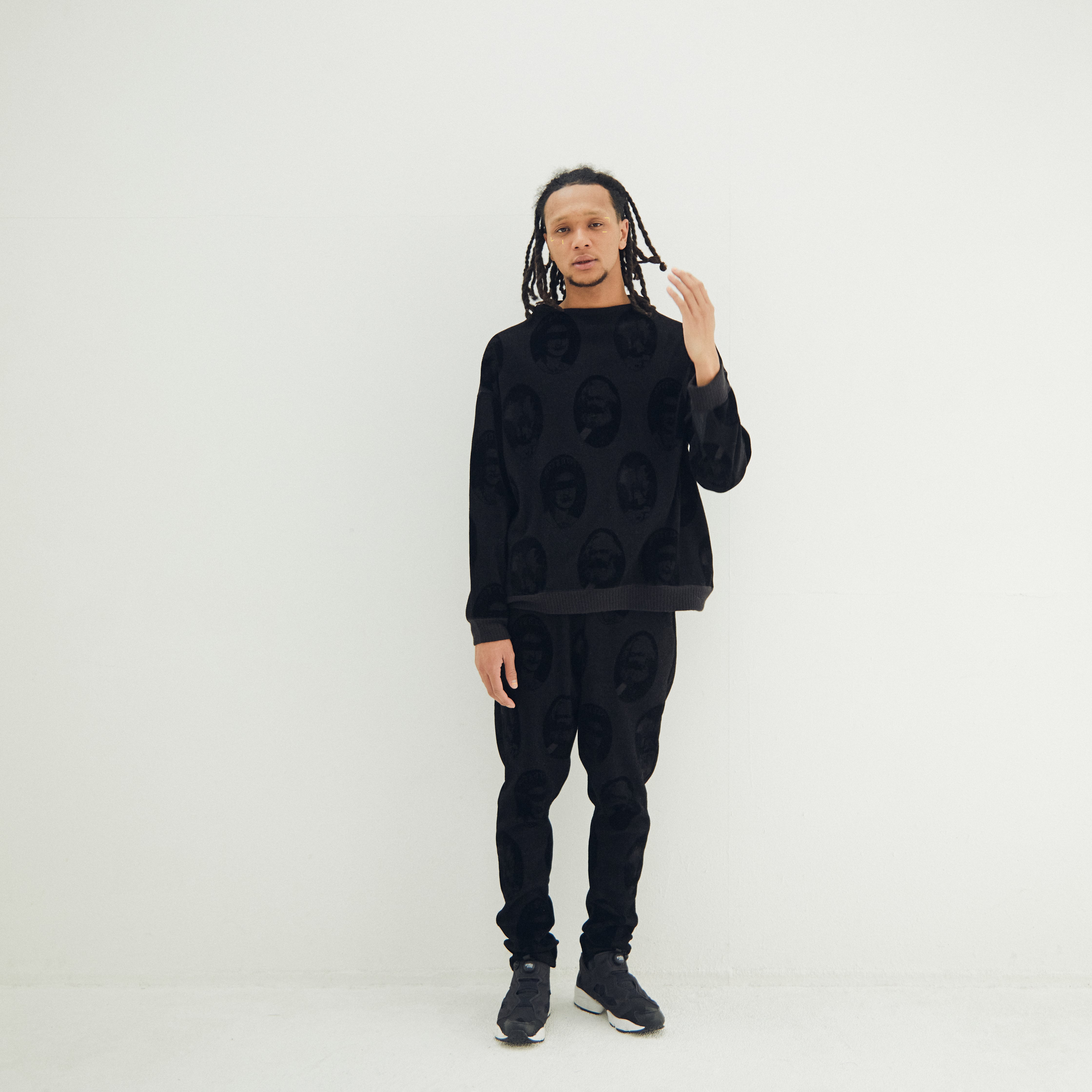 Anarchy/Flocky Pulover – Black | STOF | 入荷予定アイテム