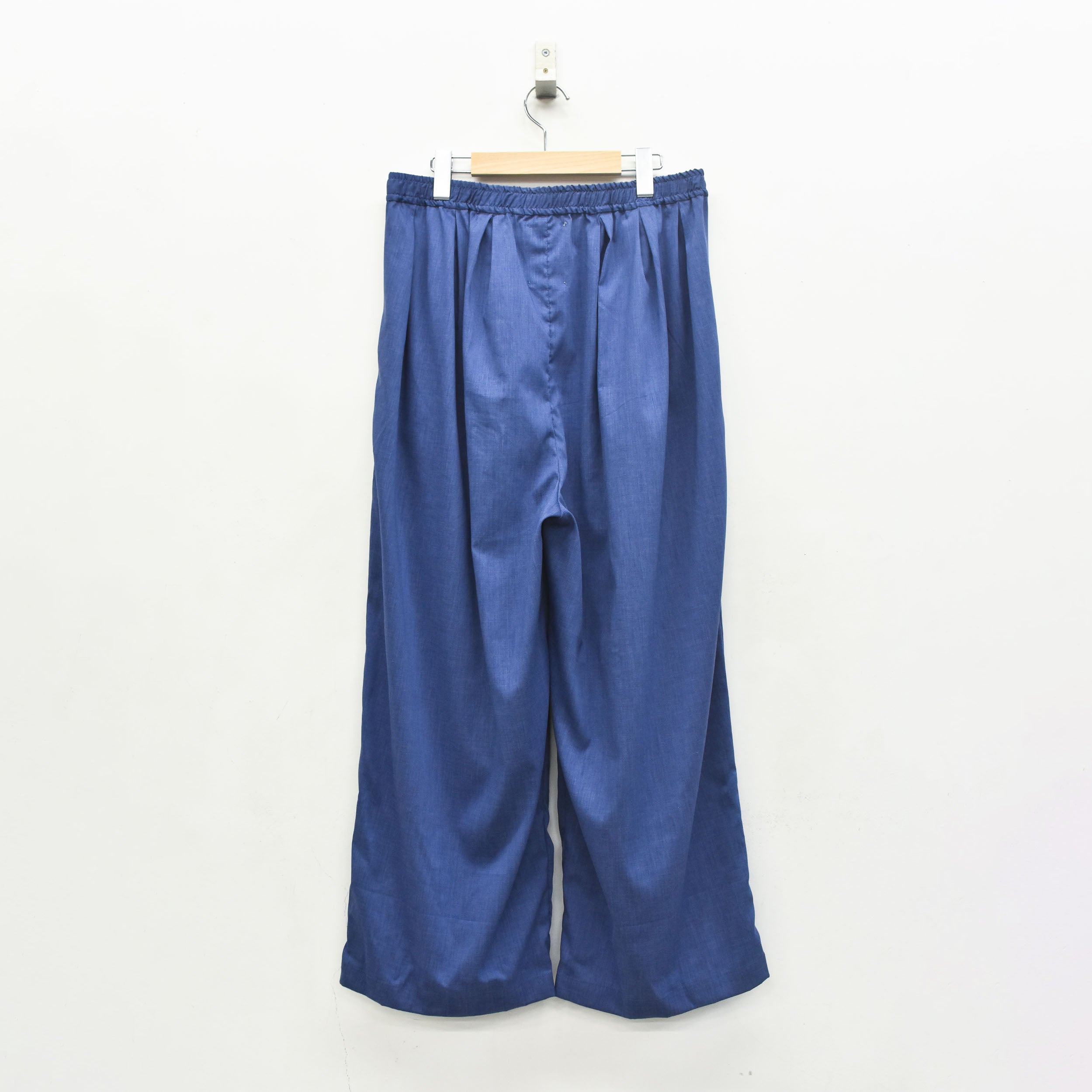 TRIPLE TUCK LINEN PANTS | Color_Blue | No_SF26SS-19_Blue【STOF_ストフ】【入荷予定アイテム・入荷連絡可能】