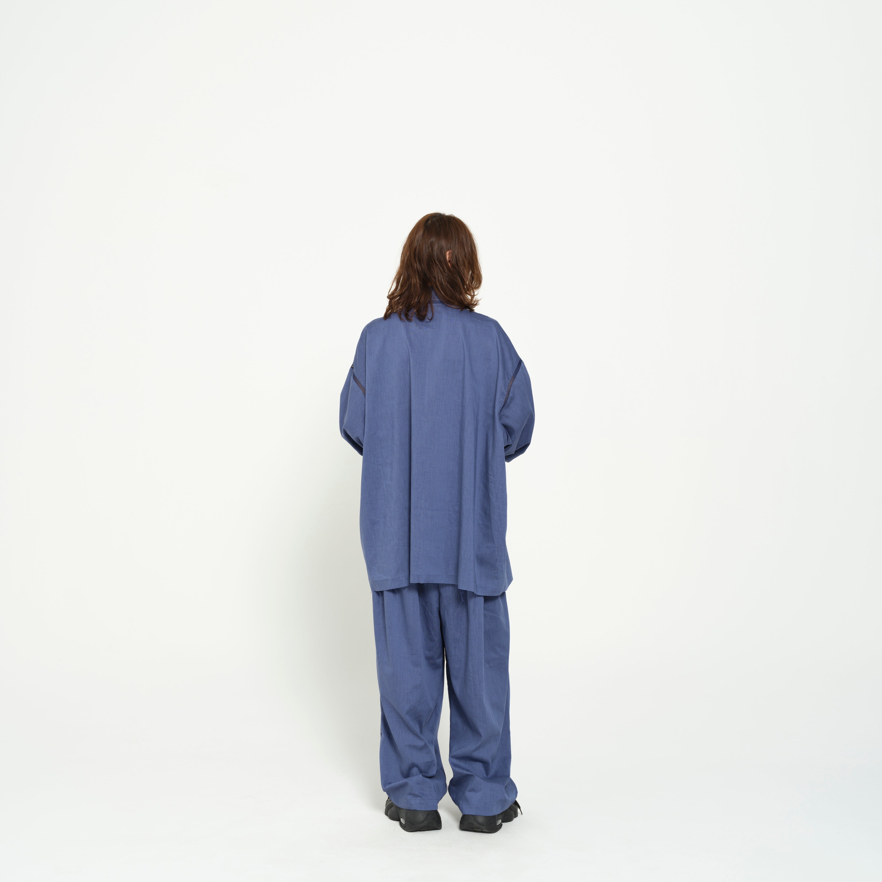 TRIPLE TUCK LINEN PANTS– Blue | STOF
