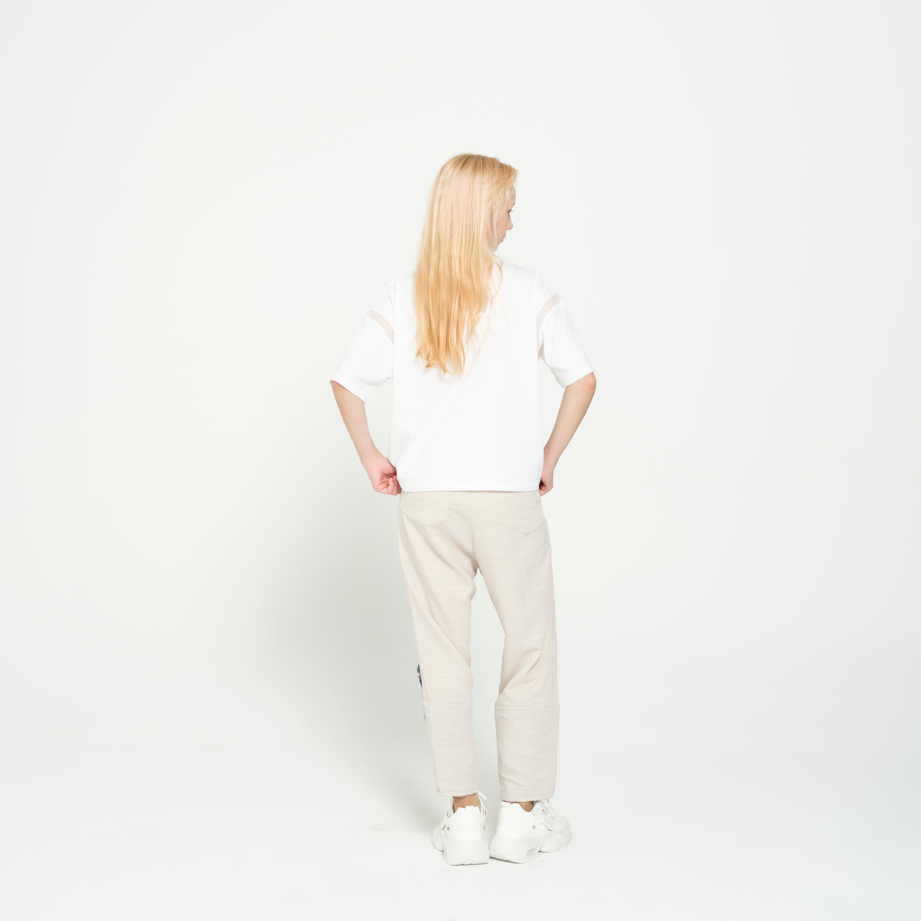 WORLD ORDER SAMUE T-SHIRT | Color_White | No_SF26SS-26D_White【STOF_ストフ】【入荷予定アイテム・入荷連絡可能】