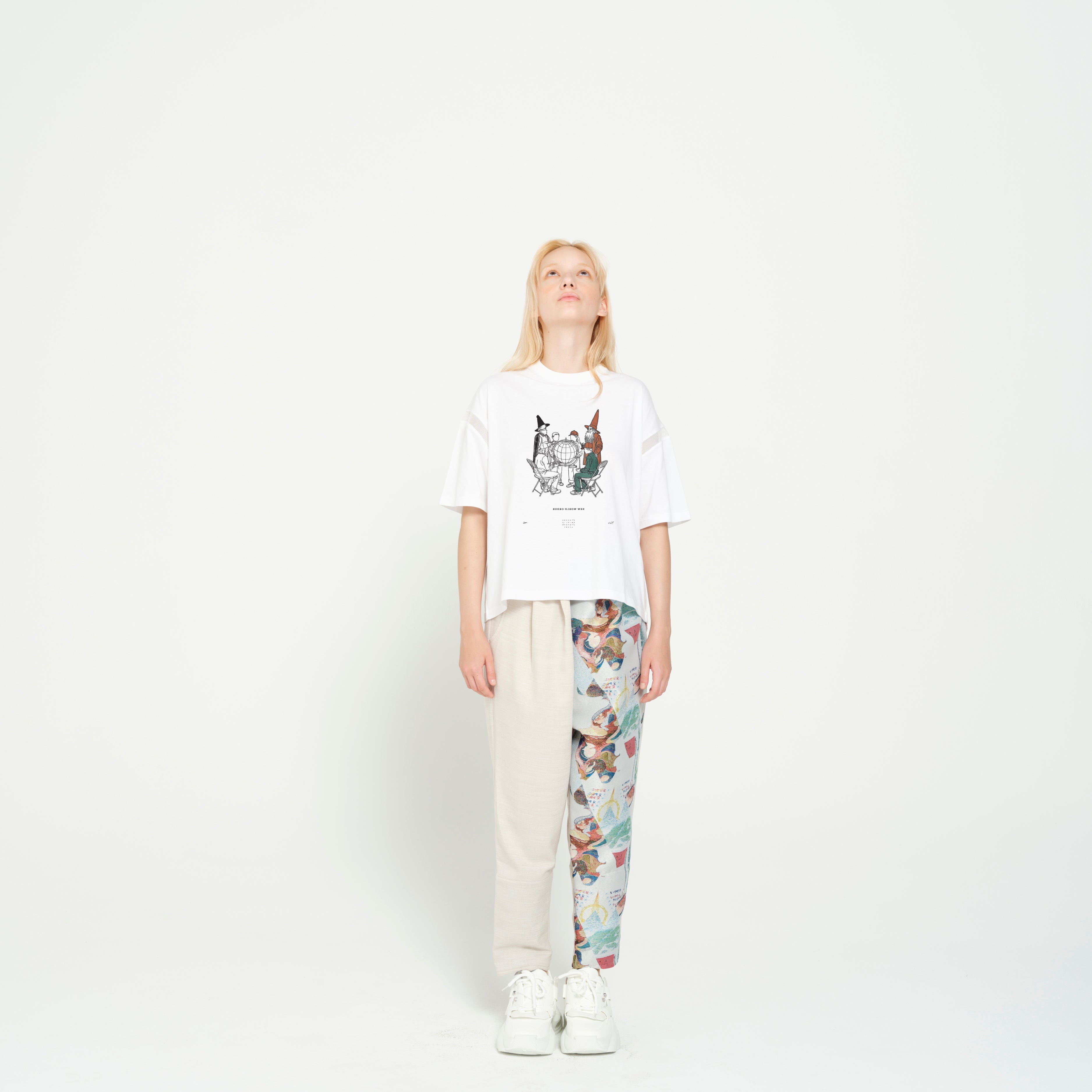 WORLD ORDER SAMUE T-SHIRT | Color_White | No_SF26SS-26D_White【STOF_ストフ】【入荷予定アイテム・入荷連絡可能】