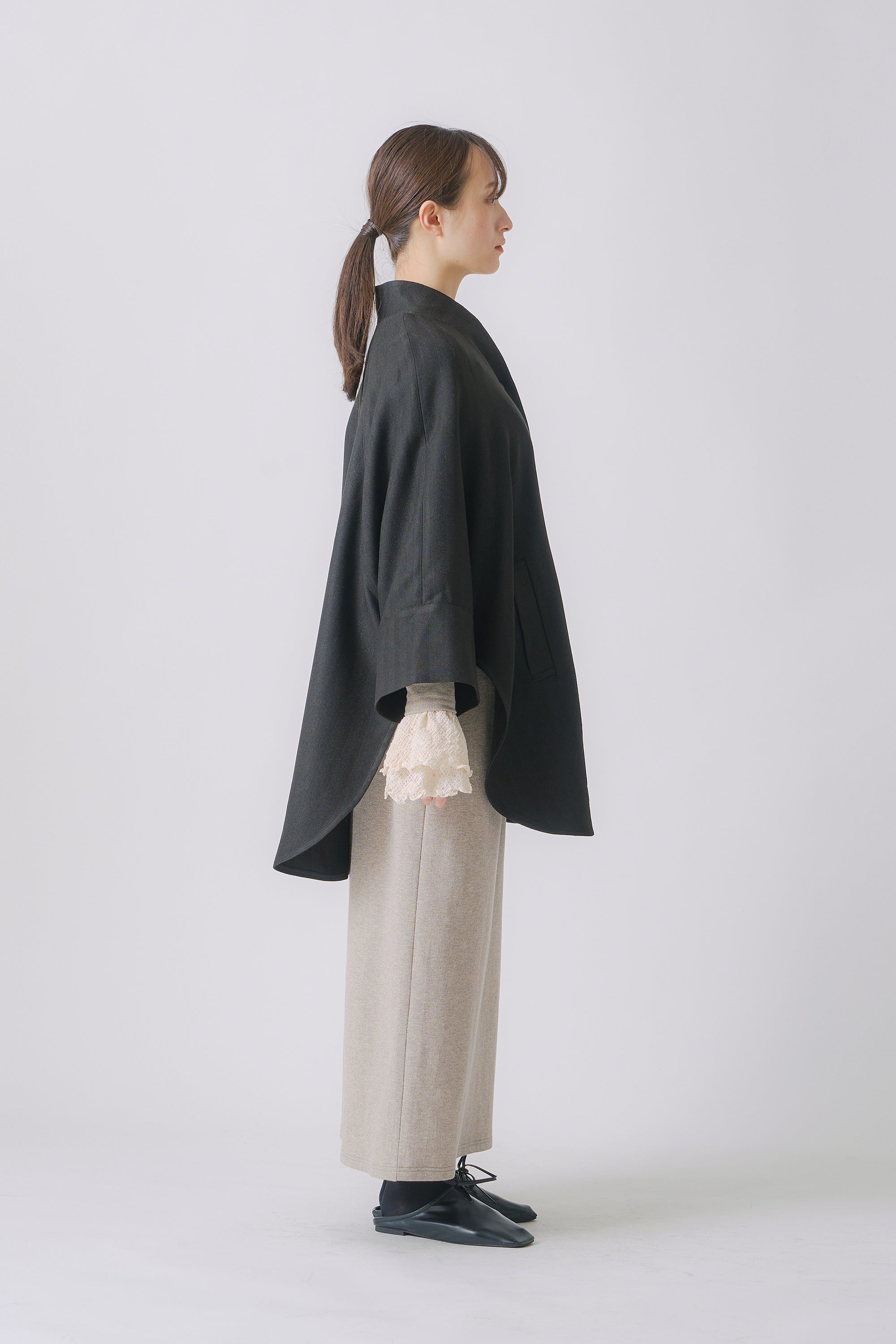 round cape jacket | Color_Black | No_wht25fjk4047_bk【WHYTO_ホワイト】【入荷予定アイテム・入荷連絡可能】