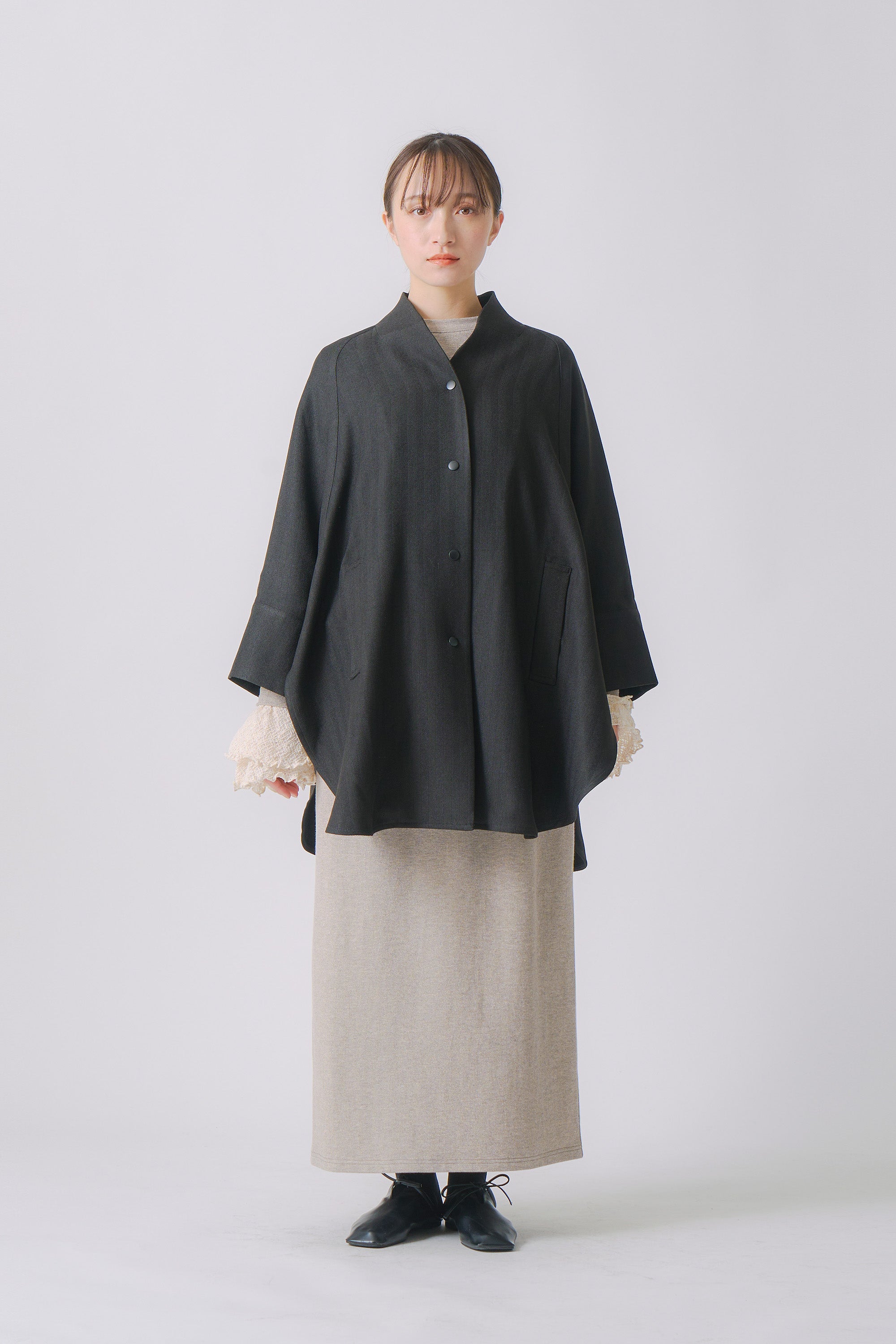 round cape jacket | Color_Black | No_wht25fjk4047_bk【WHYTO_ホワイト】【入荷予定アイテム・入荷連絡可能】