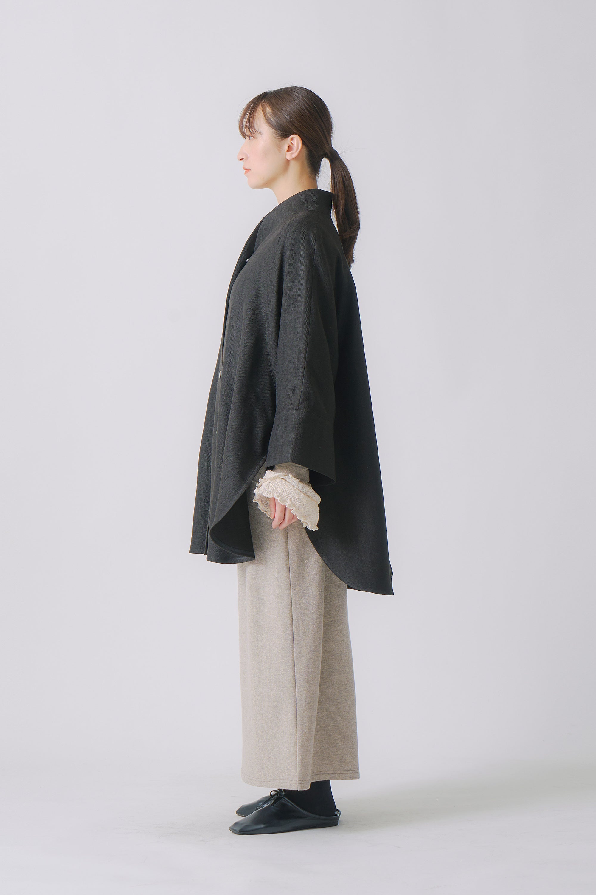 round cape jacket | Color_Black | No_wht25fjk4047_bk【WHYTO_ホワイト】【入荷予定アイテム・入荷連絡可能】