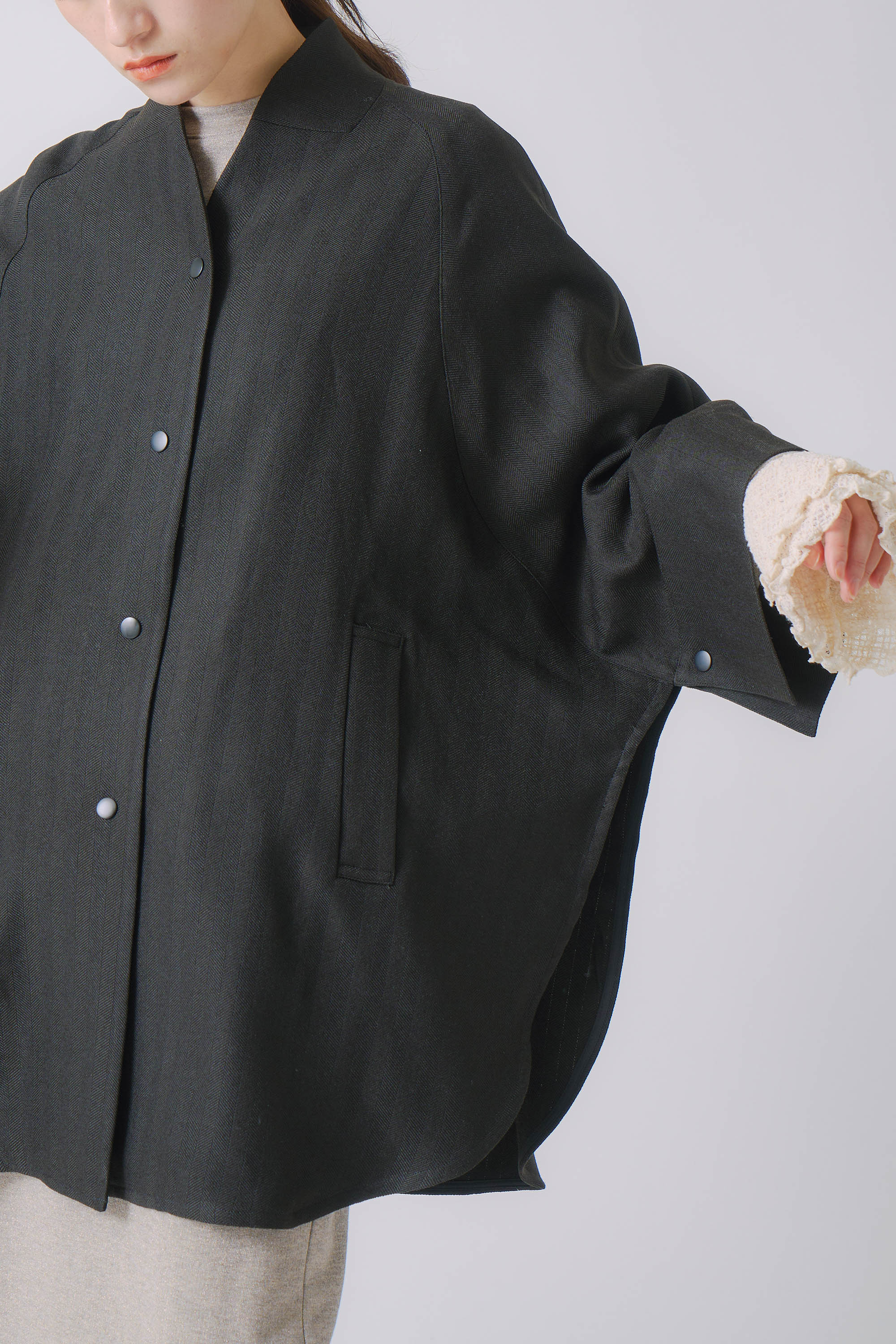 round cape jacket | Color_Black | No_wht25fjk4047_bk【WHYTO_ホワイト】【入荷予定アイテム・入荷連絡可能】