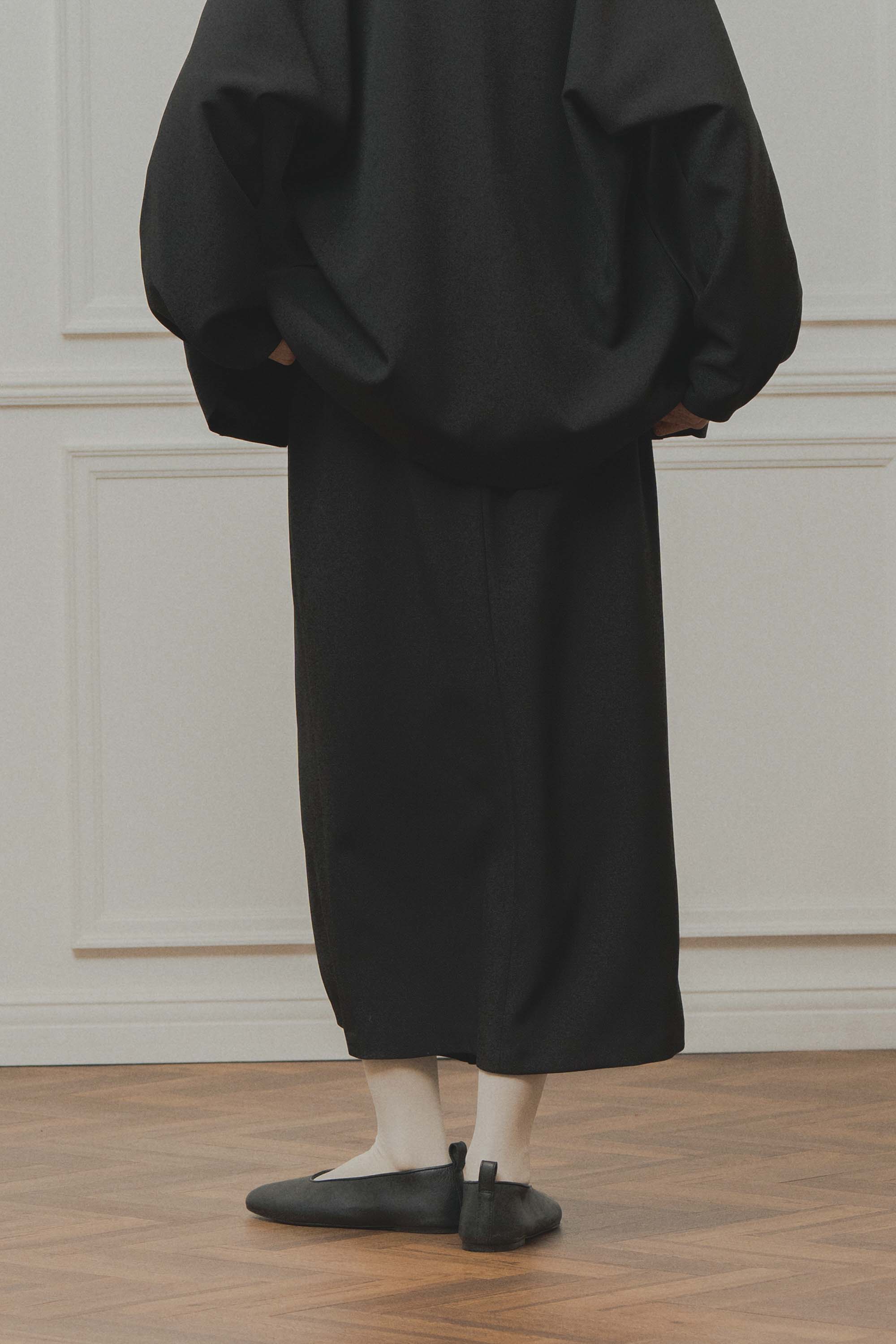 asymmetry tuck skirt – Black | WHYTO | 入荷予定アイテム