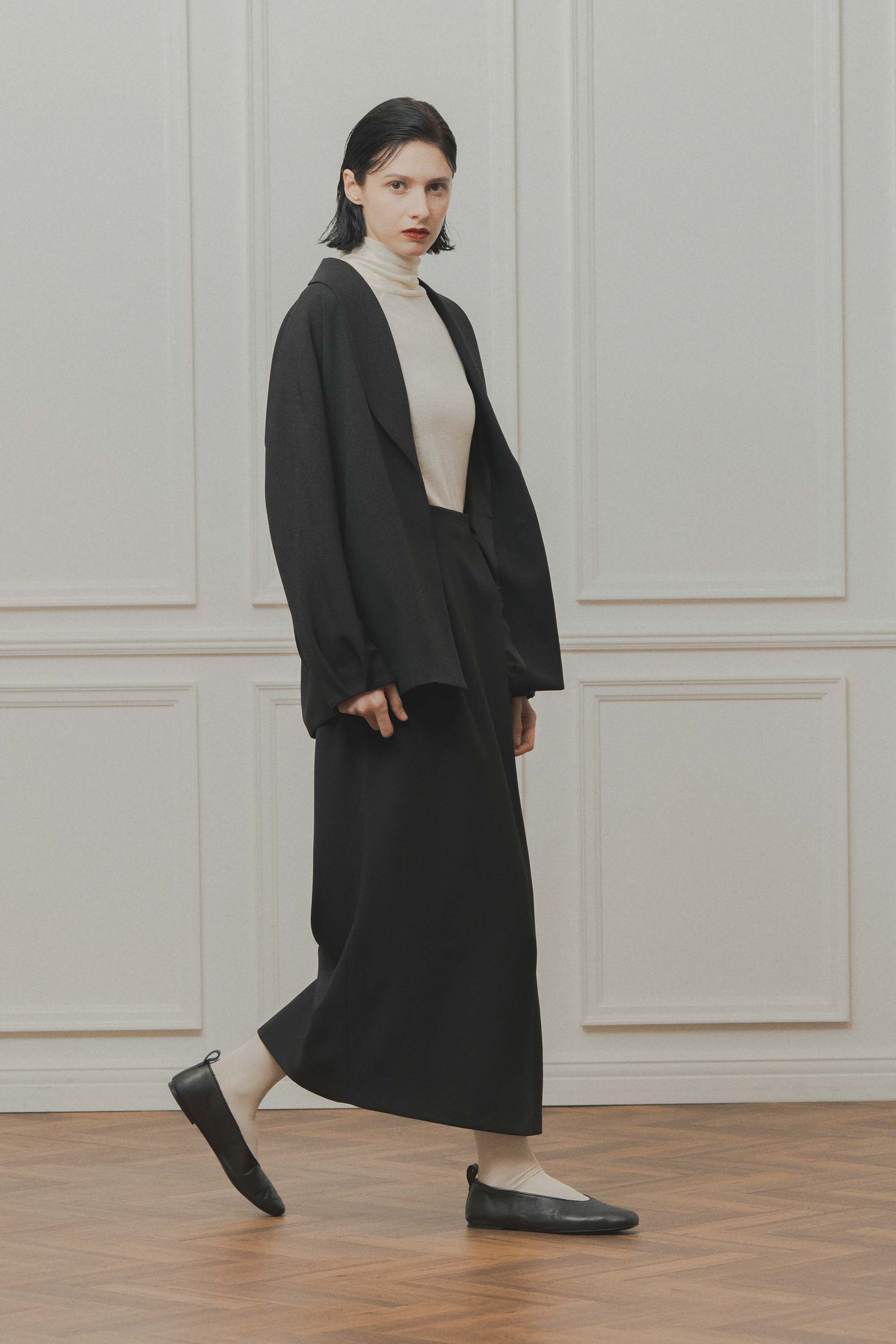 asymmetry tuck skirt – Black | WHYTO | 入荷予定アイテム