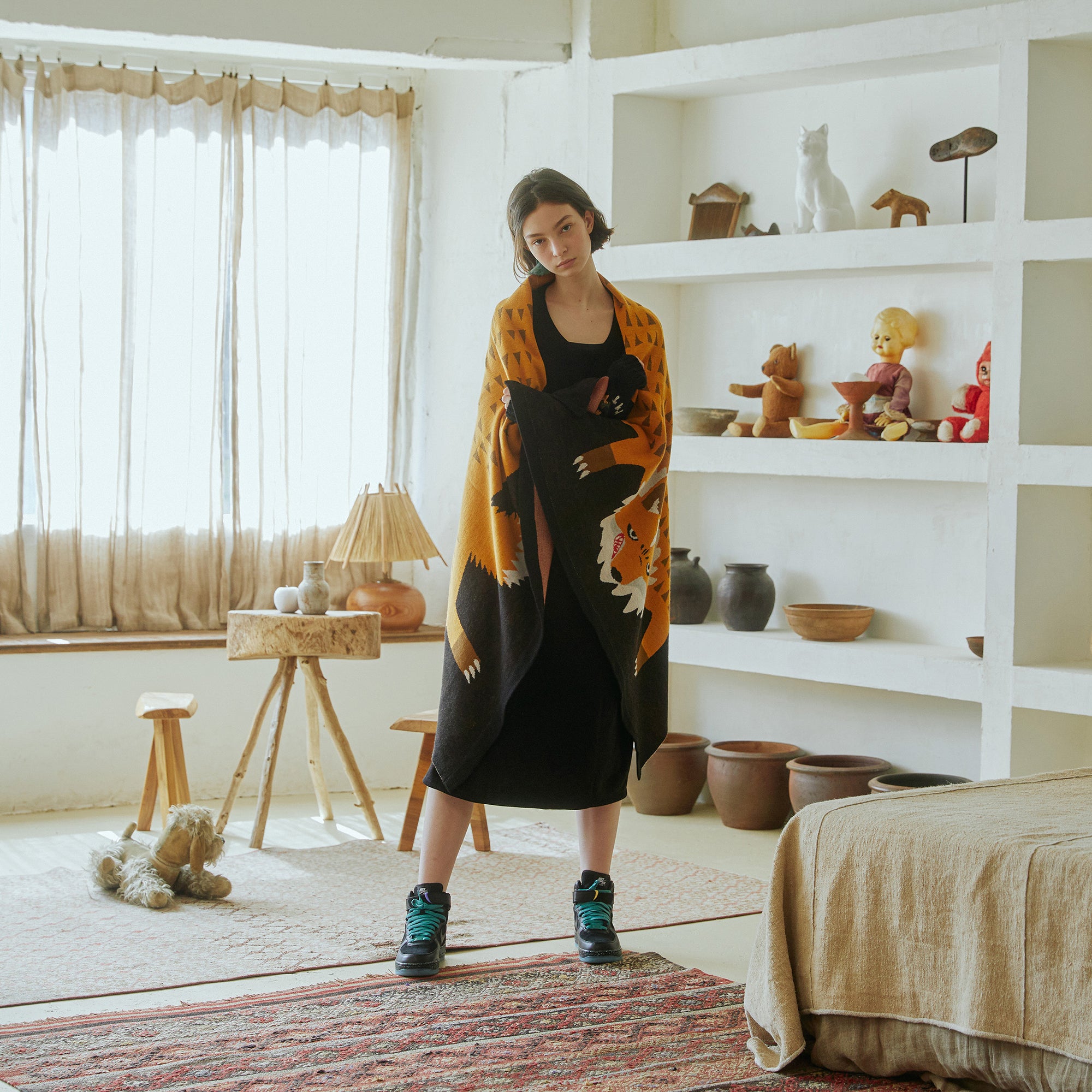 No:bsd23AW-32a | Name:Carpet Animals Big Stole | Color:Fox【BEDSIDEDRAMA_ベッドサイドドラマ】【archive】