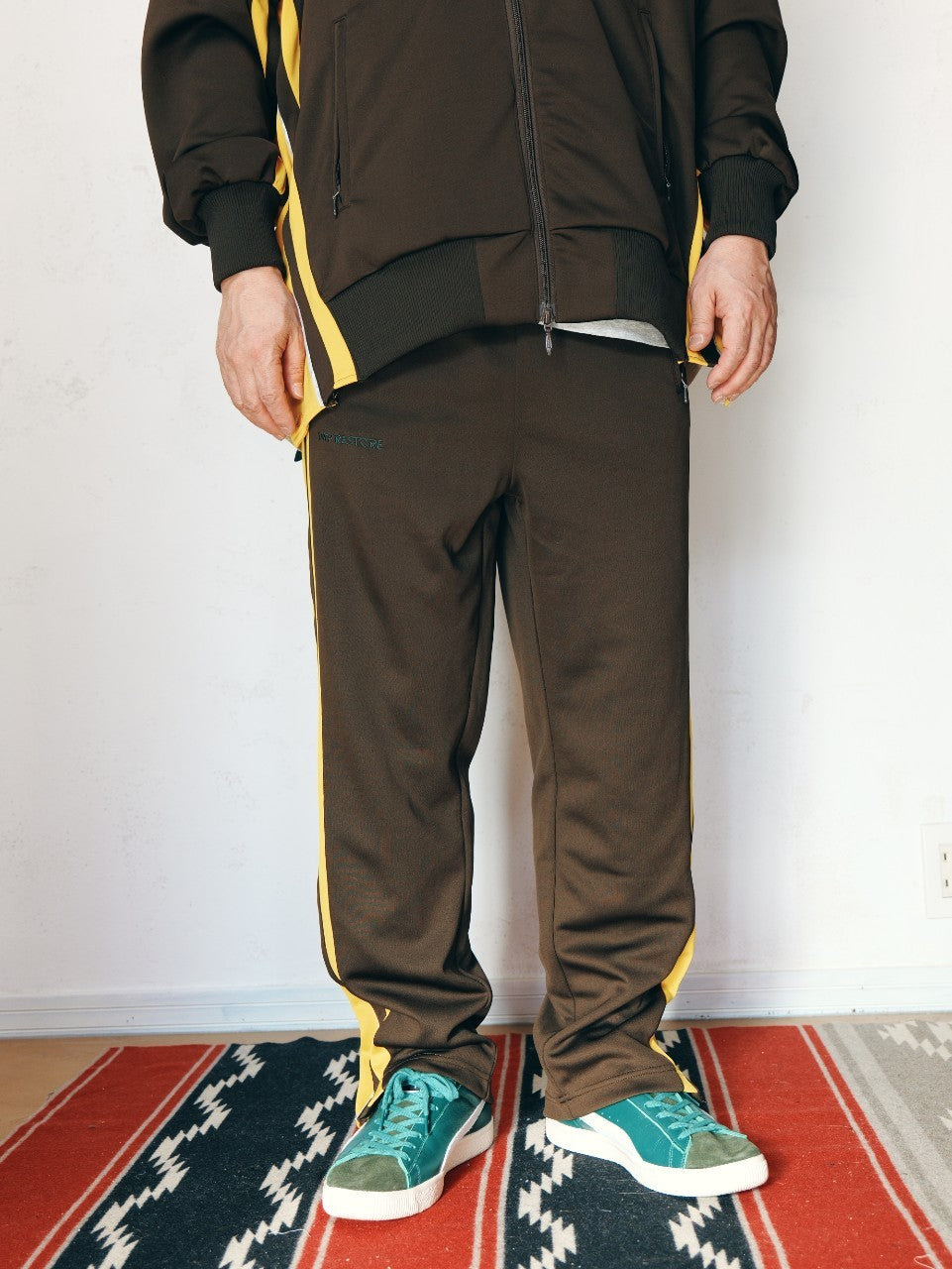Warren – Brown | IMPRESTORE