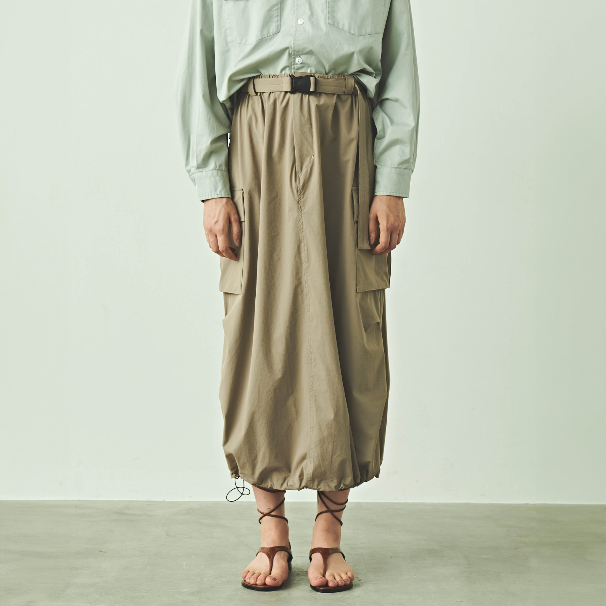 MIL24HSK3091 | AIR RIP CARGO SKIRT – Grayge/Khaki/Black | KHA:KI