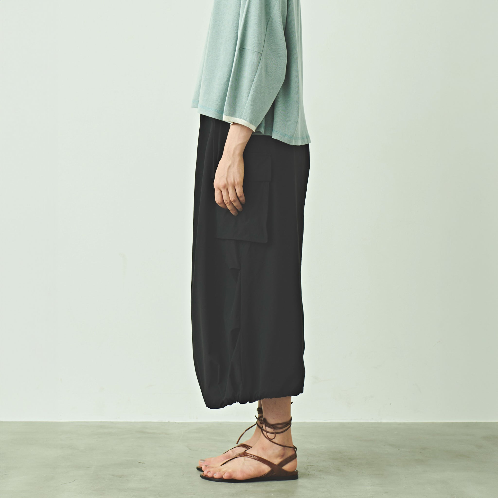 MIL24HSK3091 | AIR RIP CARGO SKIRT – Grayge/Khaki/Black | KHA:KI
