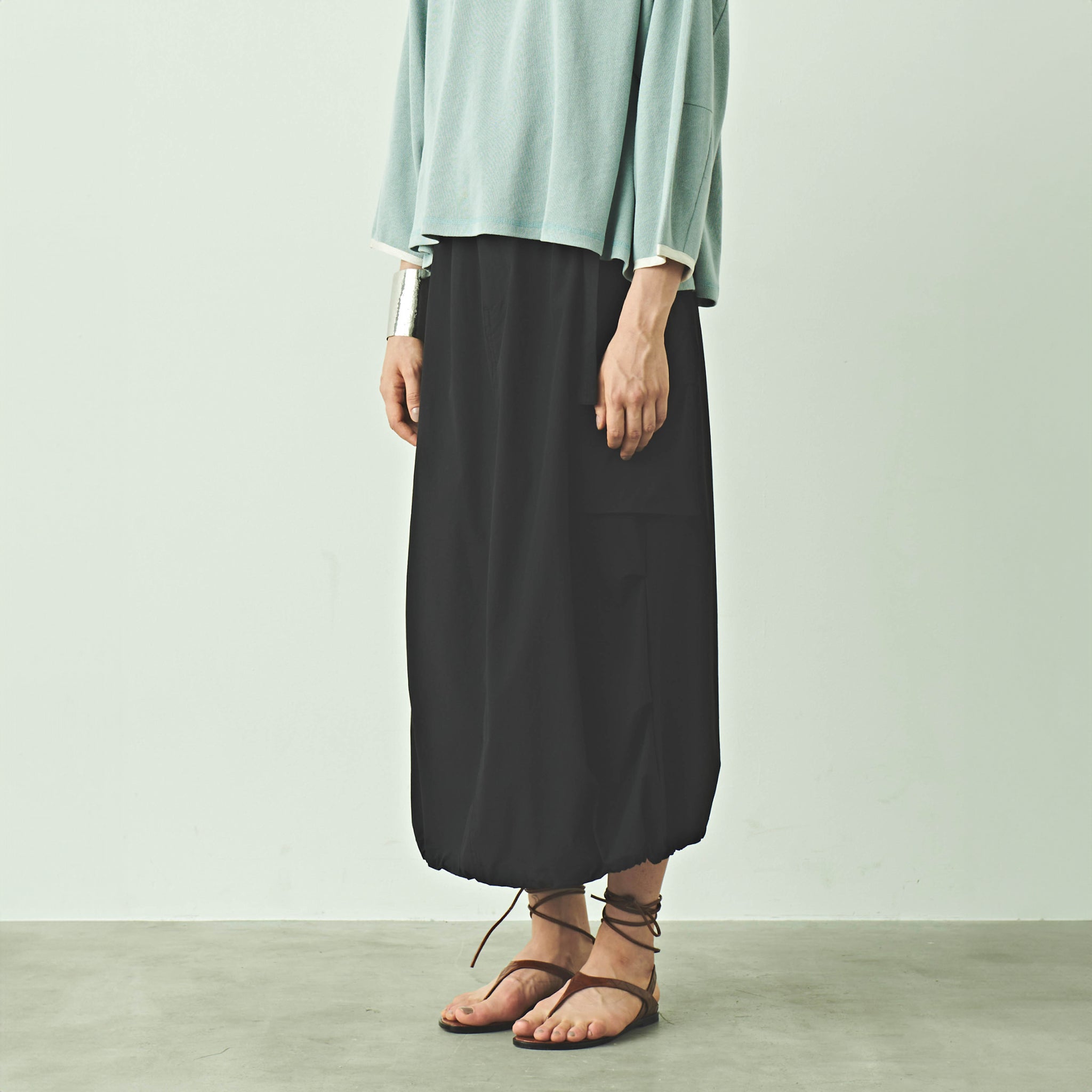 MIL24HSK3091 | AIR RIP CARGO SKIRT – Grayge/Khaki/Black | KHA:KI