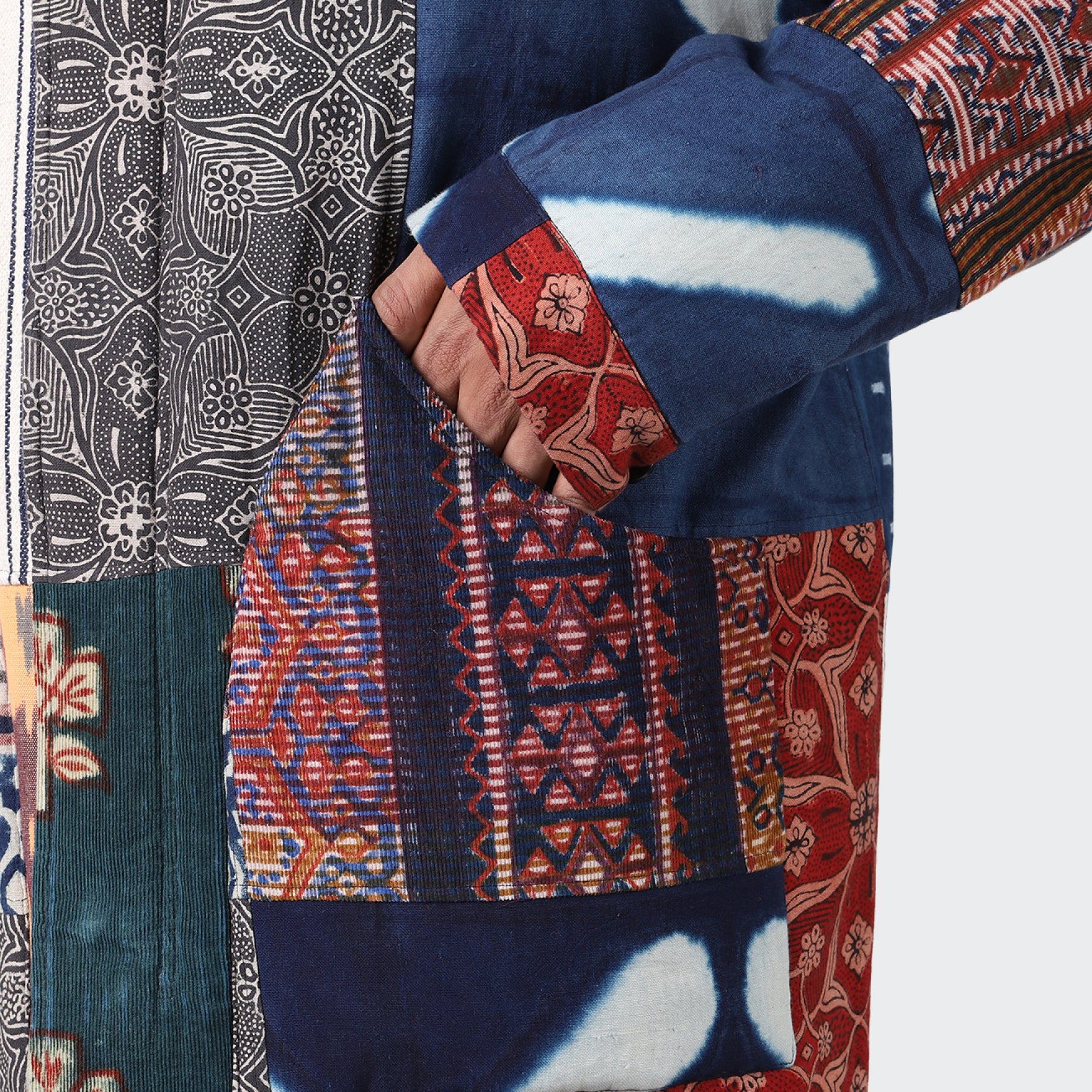 karudo2023aw10 | SANTOS_SANTOSDESCRIPTION: QUILTED LONG COAT WITHZIP & SNAP BUTTONS | Color:Patchwork 04【KARDO_カルド】