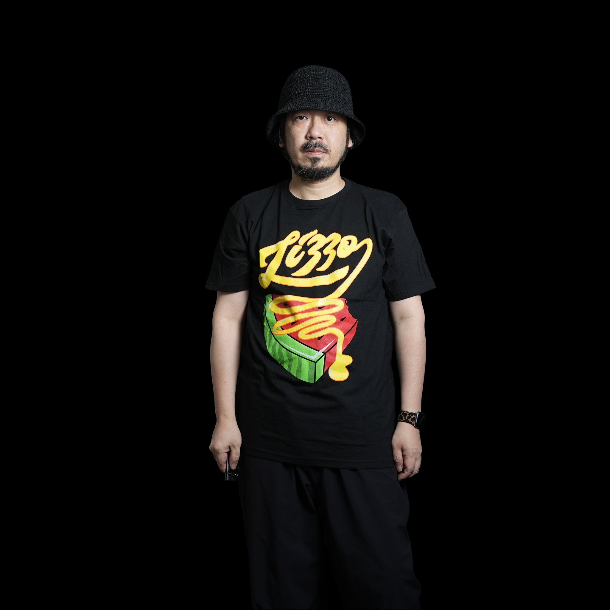 Lizzo_Bussin or Disgustin_Unisex_Black【ROCK OFF】【ネコポス選択可能】