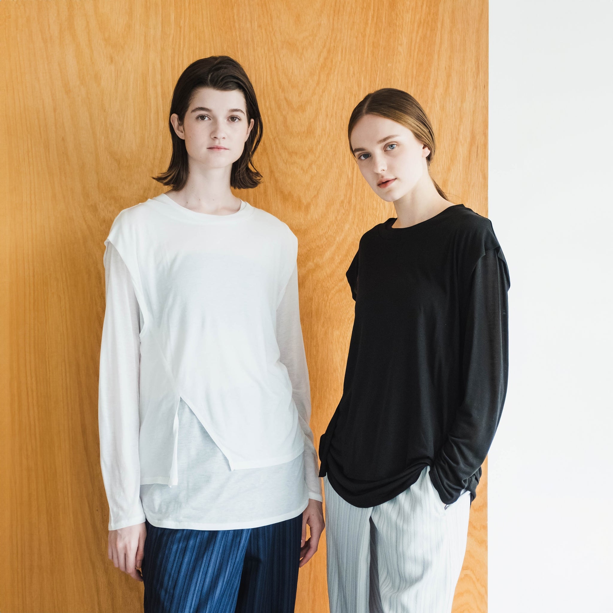 WHT24HBL4047 | SHEER LAYERED TEE | Color:Off White/Black【WHYTO_ホワイト】